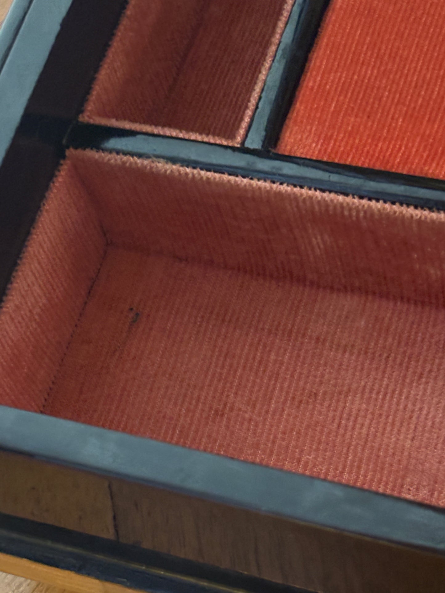 Large Japanese jewelry box with working music box and dancing geisha