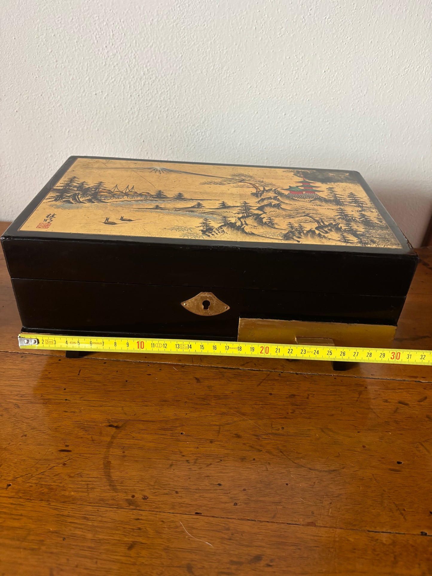 Large Japanese jewelry box with working music box and dancing geisha