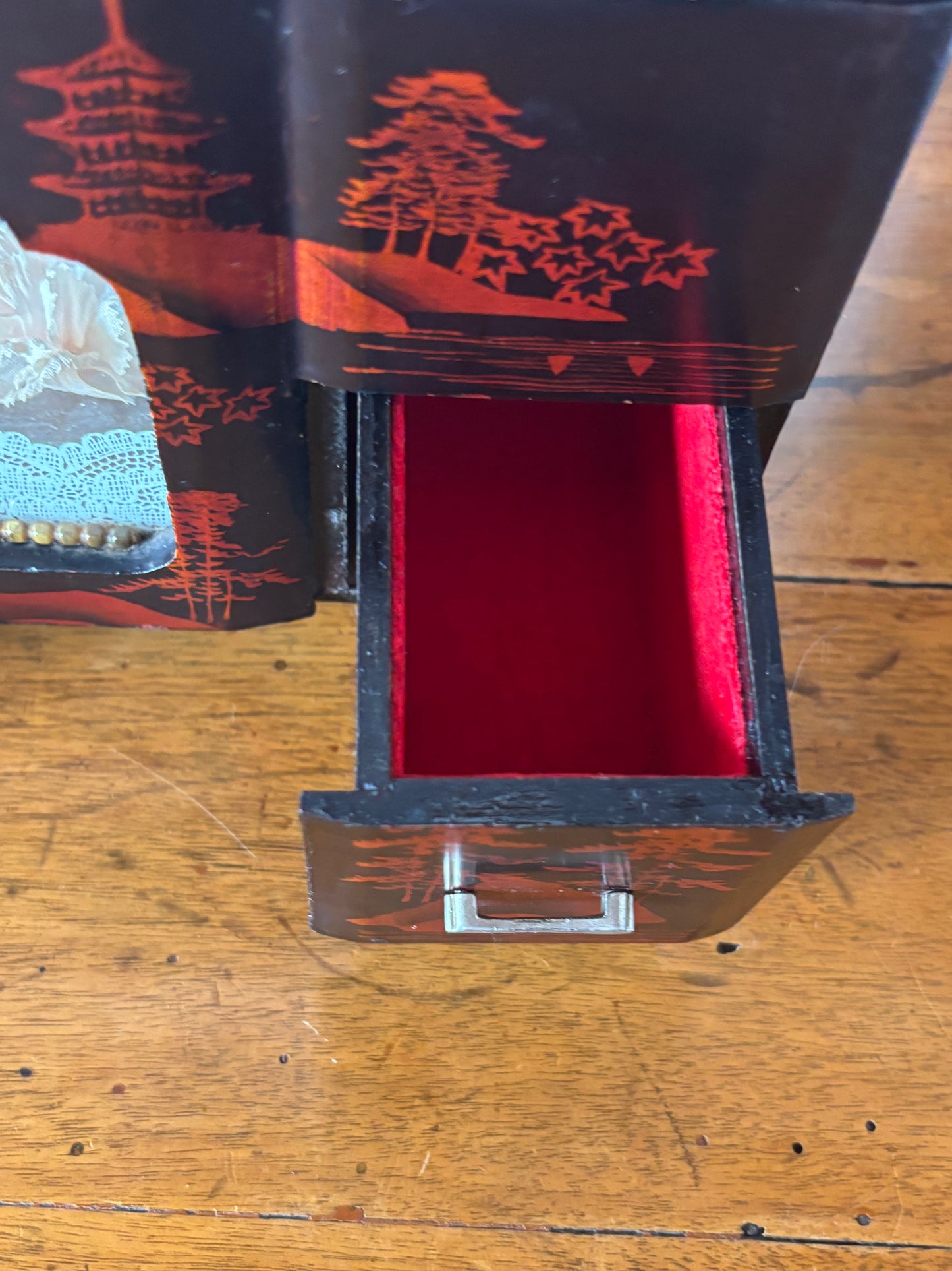 Japanese jewelry box with illuminated rickshaw scene