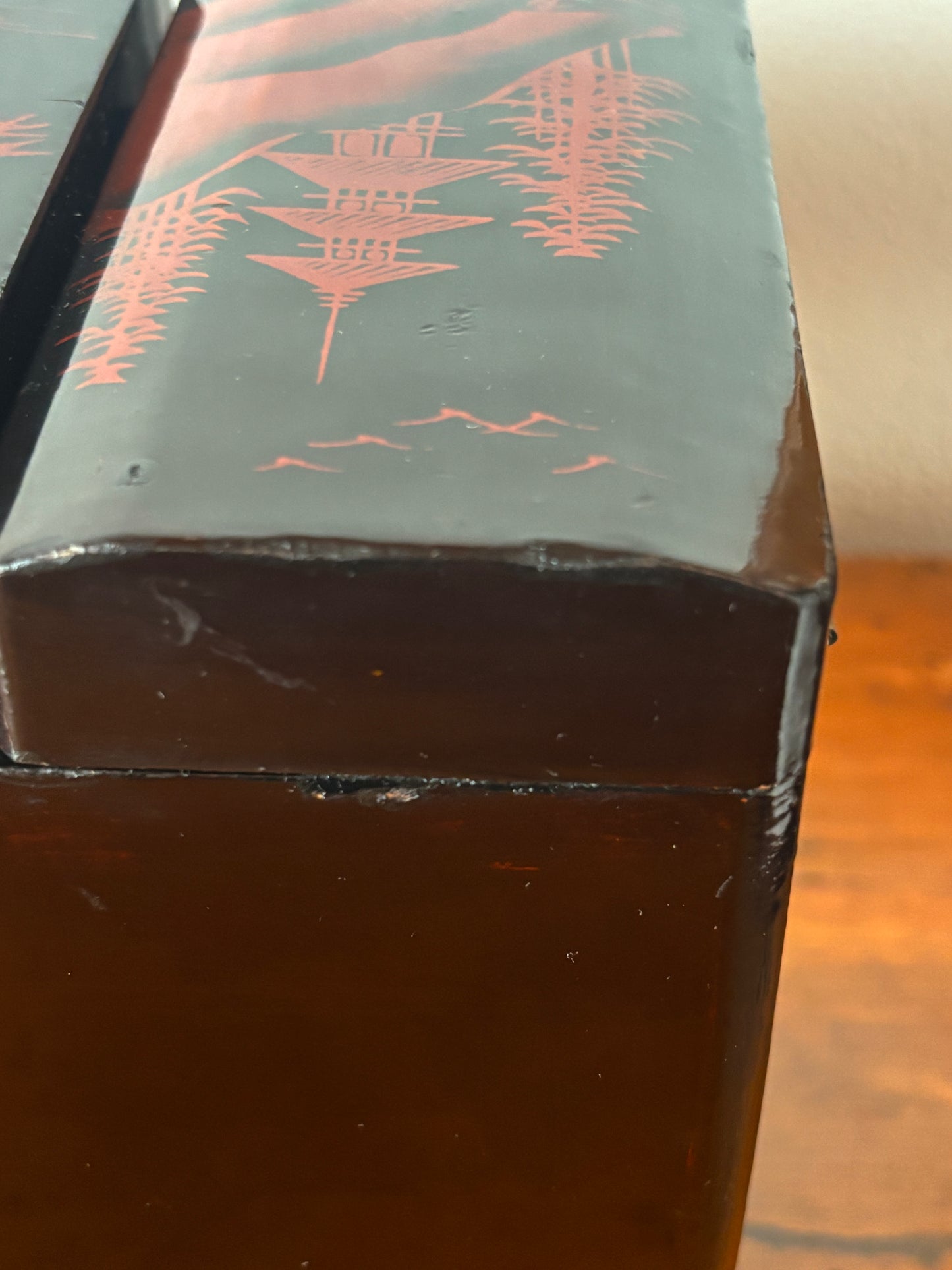 Japanese jewelry box with illuminated rickshaw scene