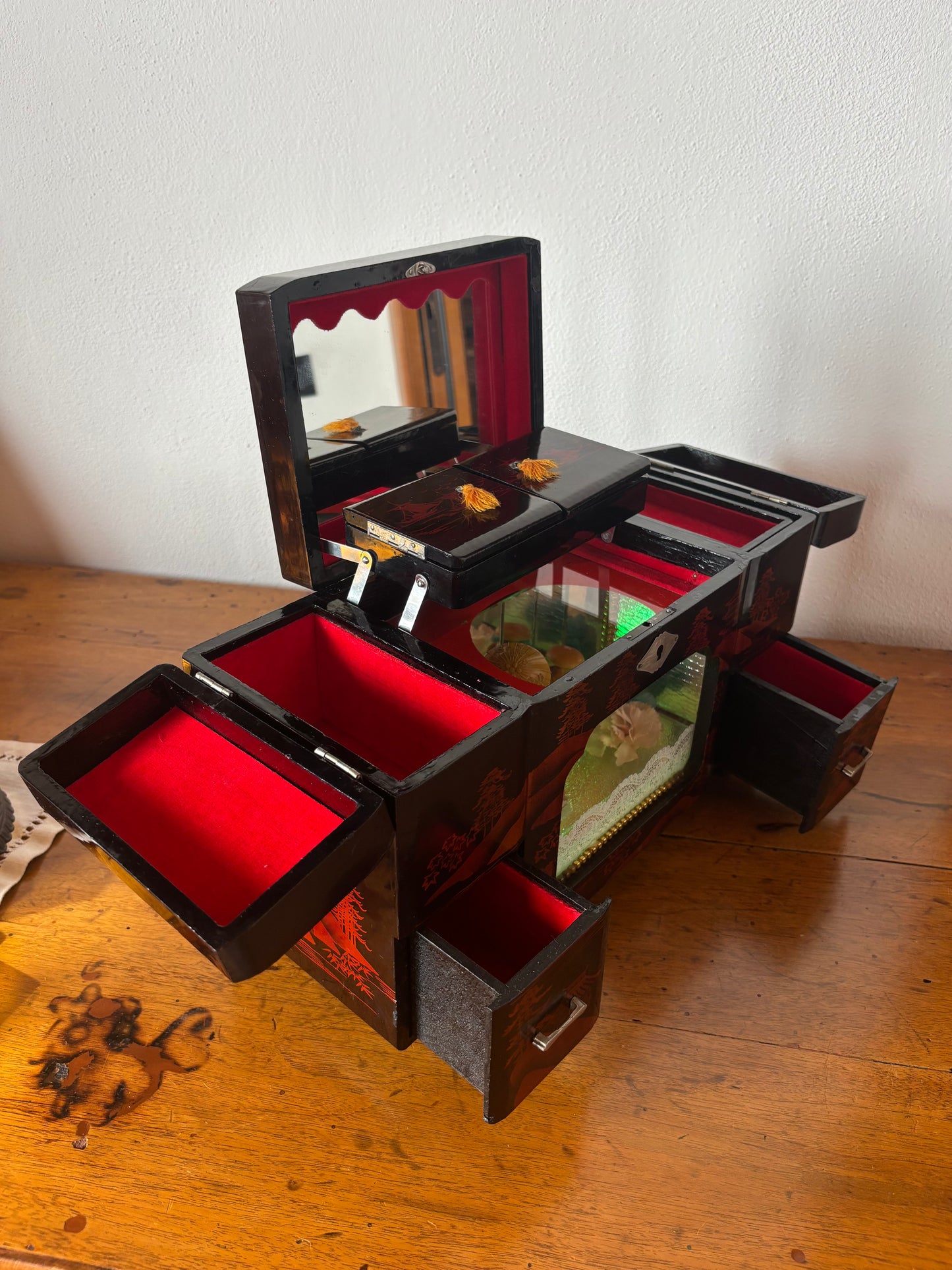 Japanese jewelry box with illuminated rickshaw scene