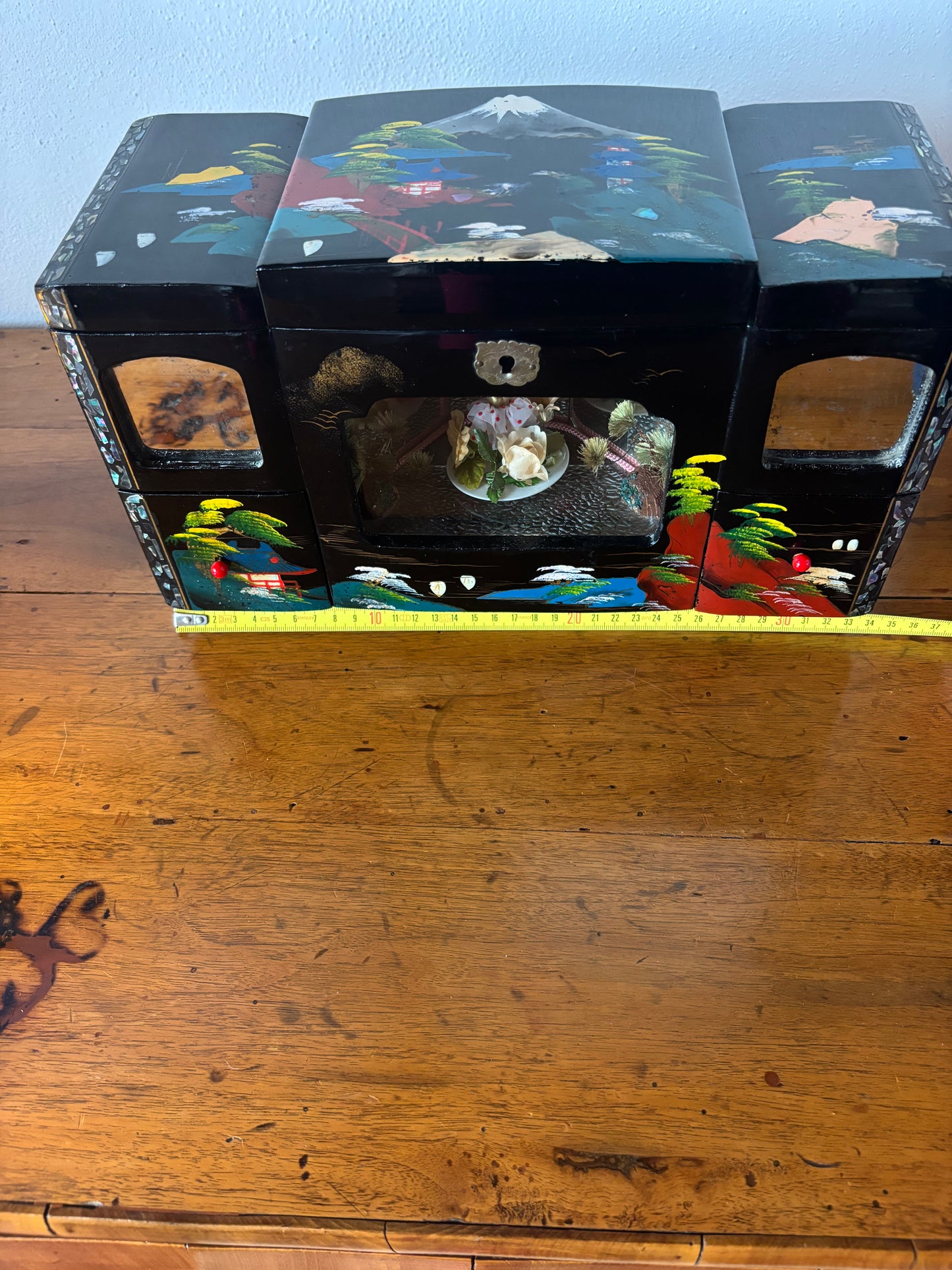 Carillon giapponese vintage con ballerina e luci