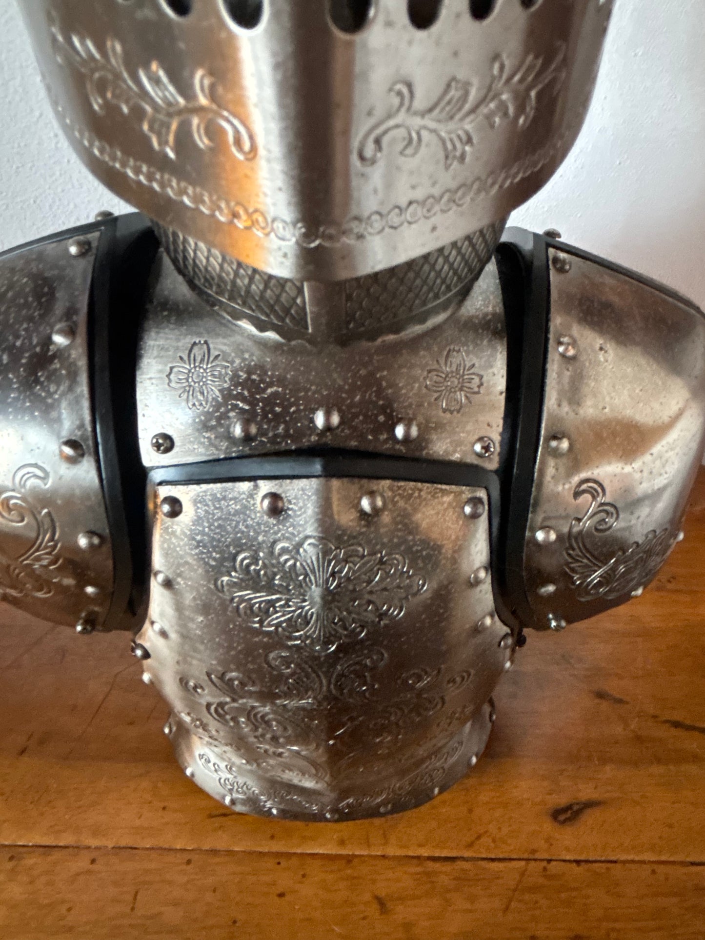 Armatura bar vintage con decanter e bicchieri