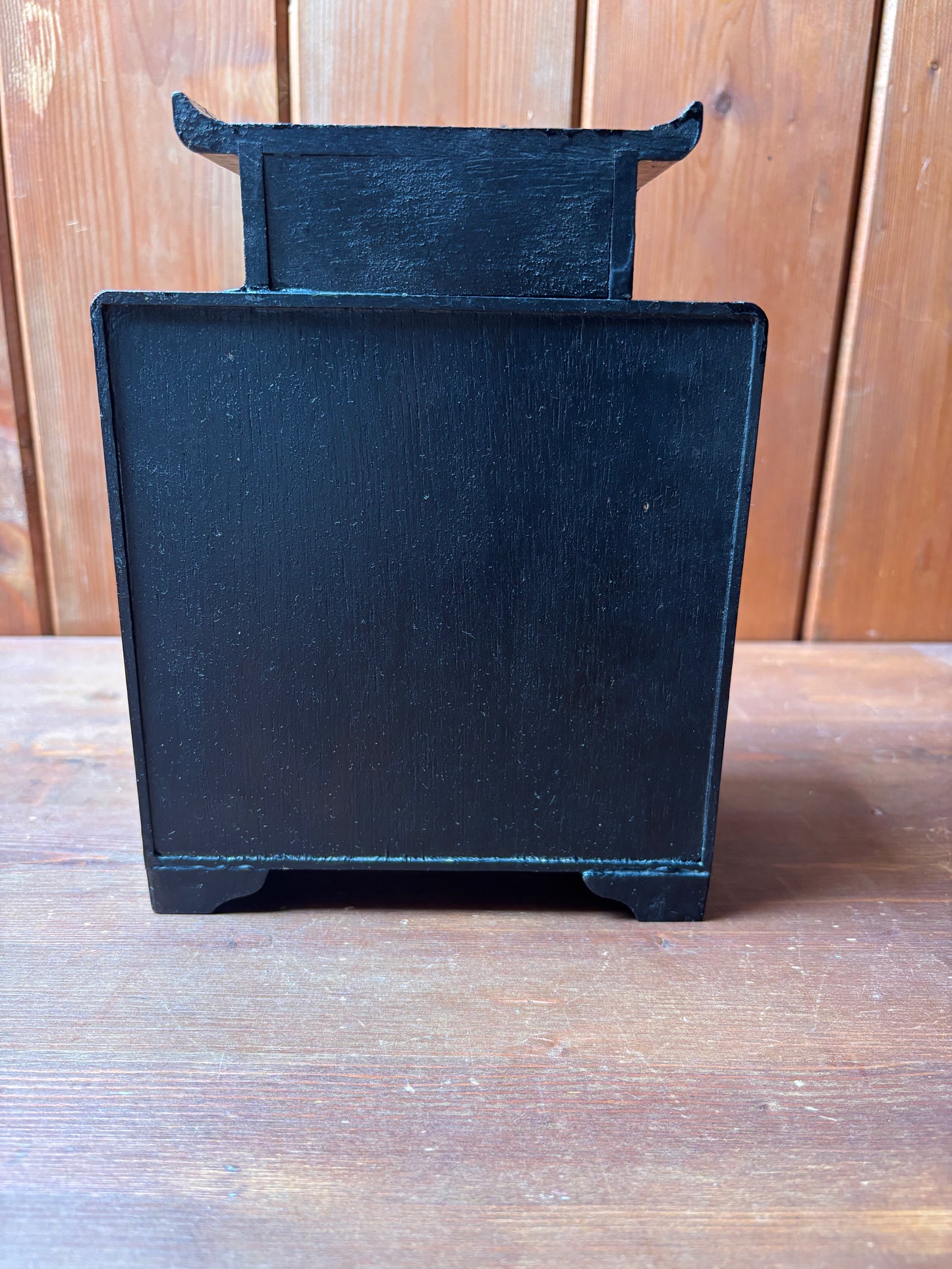 Portagioie giapponese laccato con cassettini e anta laterale