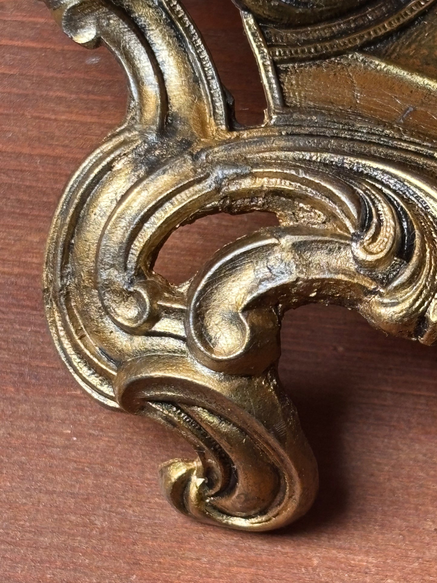 Calamaio in metallo dorato con vaschette in ceramica