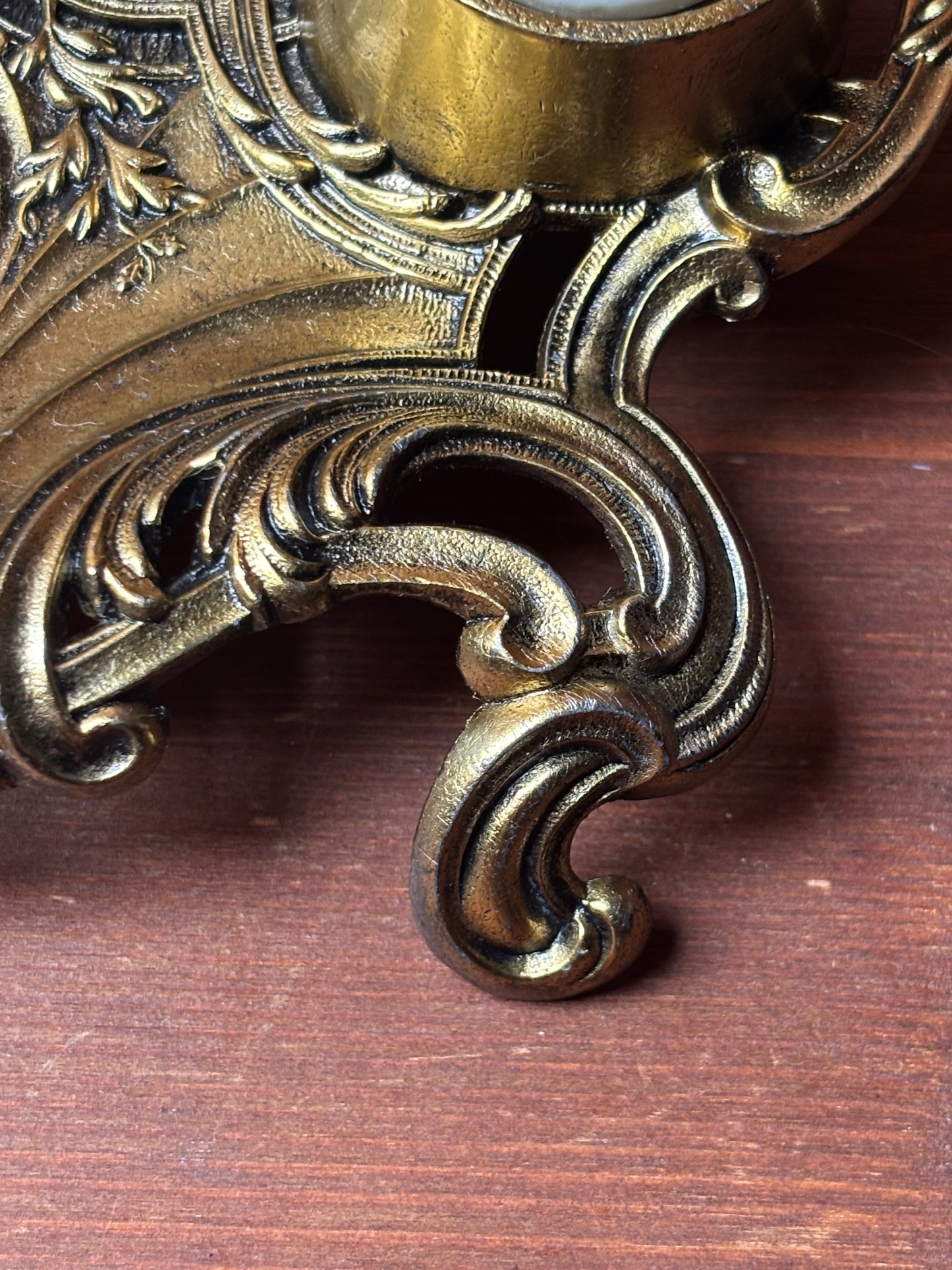 Calamaio in metallo dorato con vaschette in ceramica