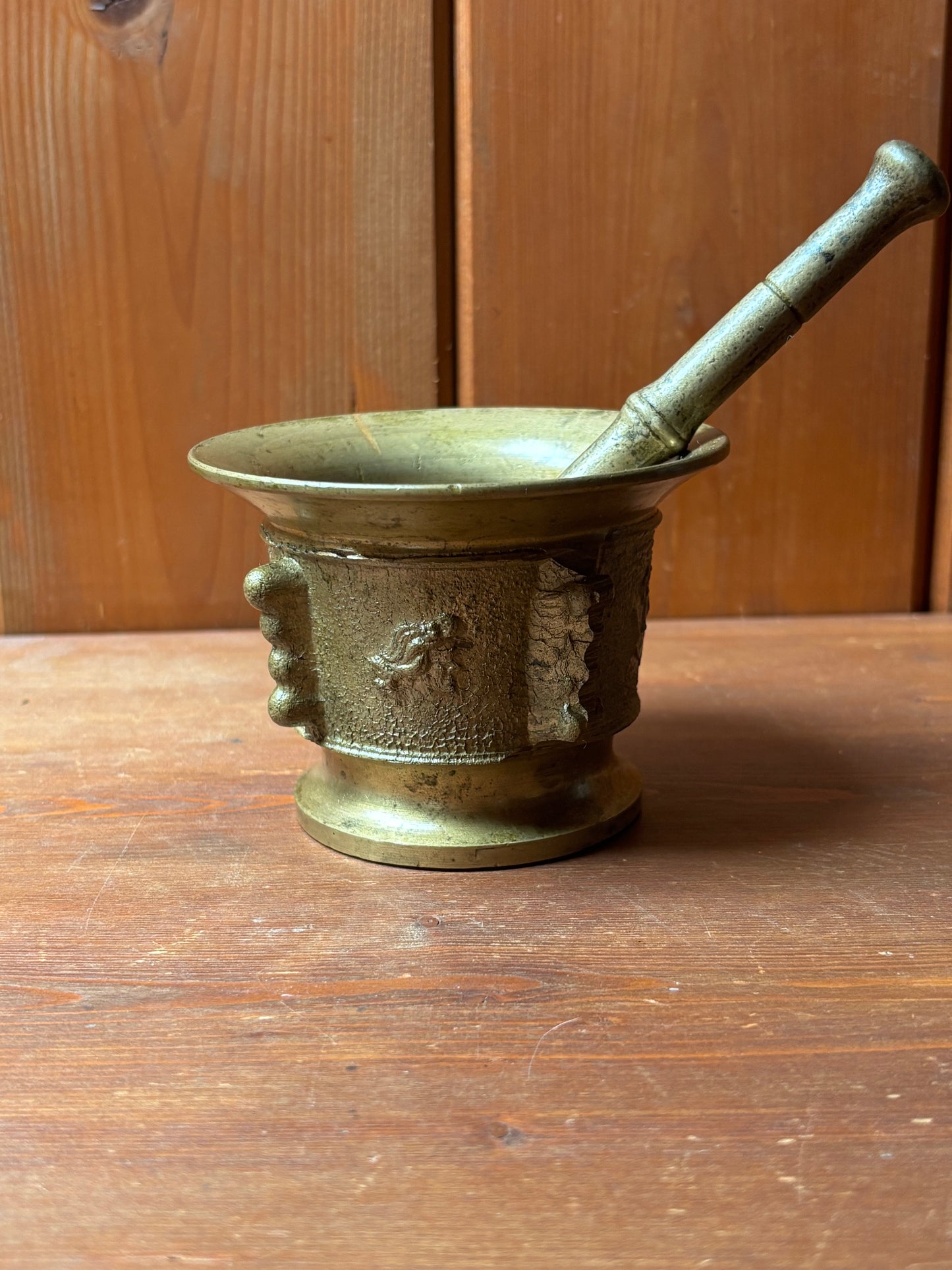 Mortaio da farmacia in bronzo