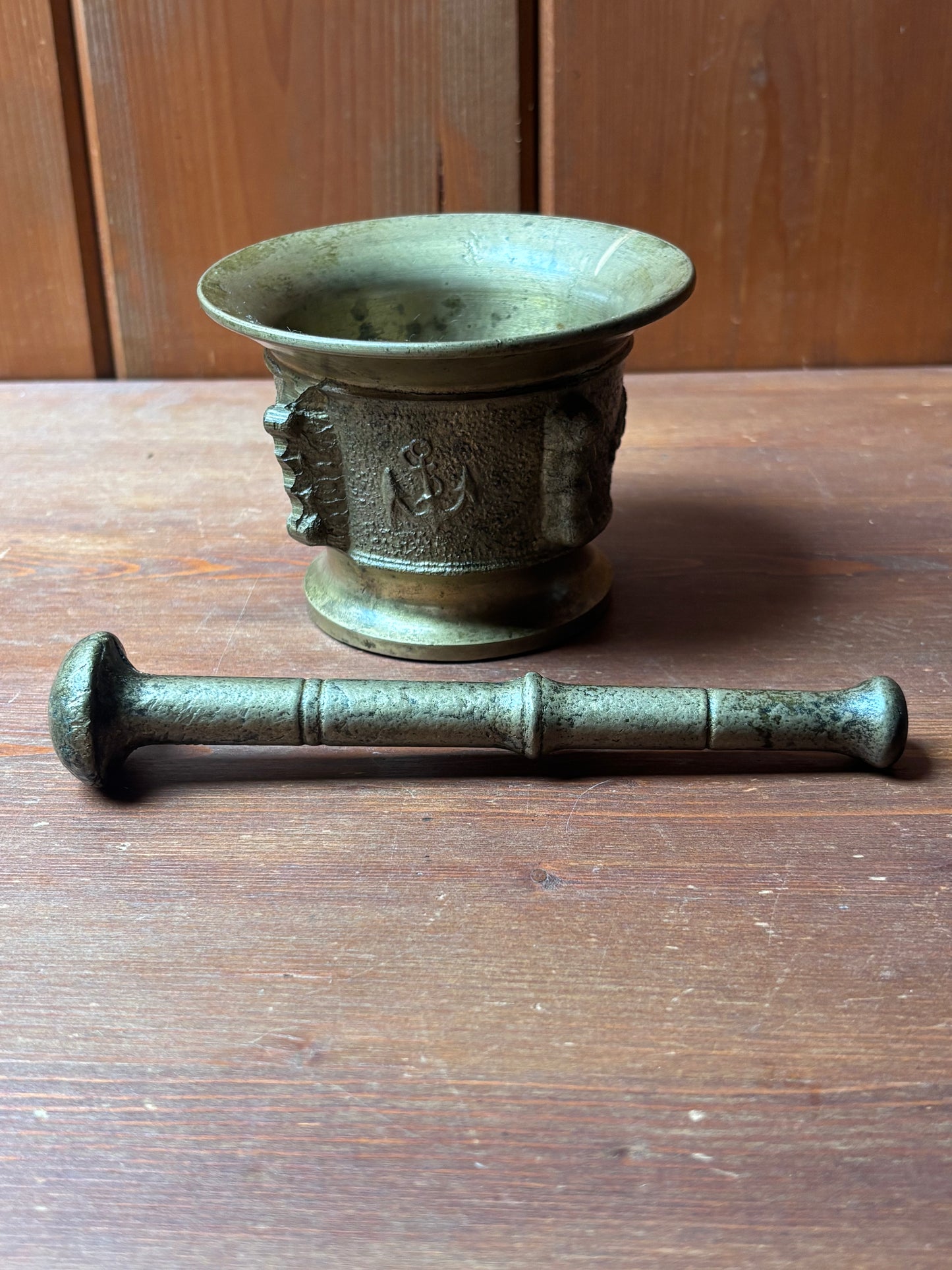 Mortaio da farmacia in bronzo