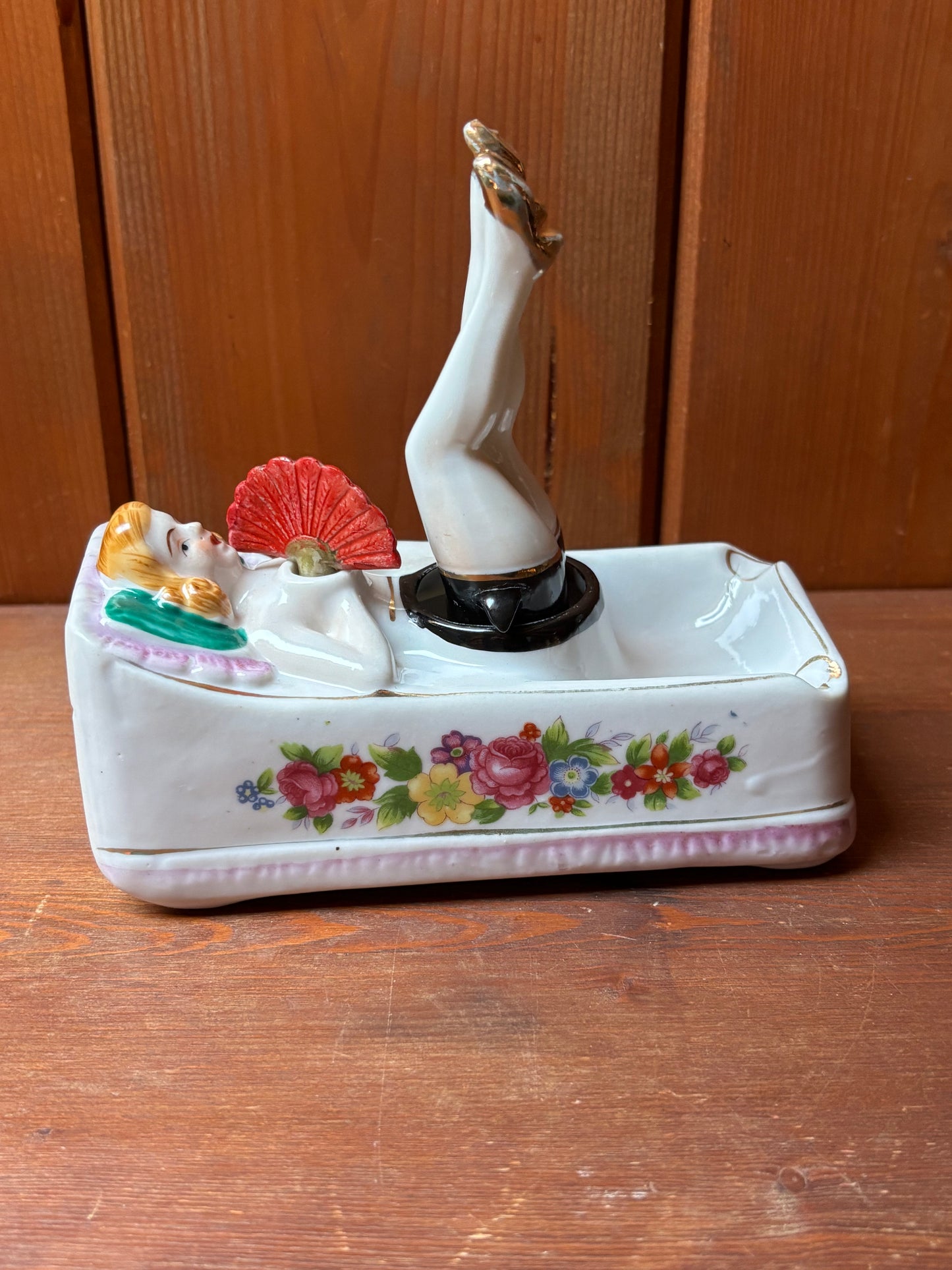 Vintage Ceramic Ashtray – Mid-20th Century Pin-Up Lady with Moving Legs