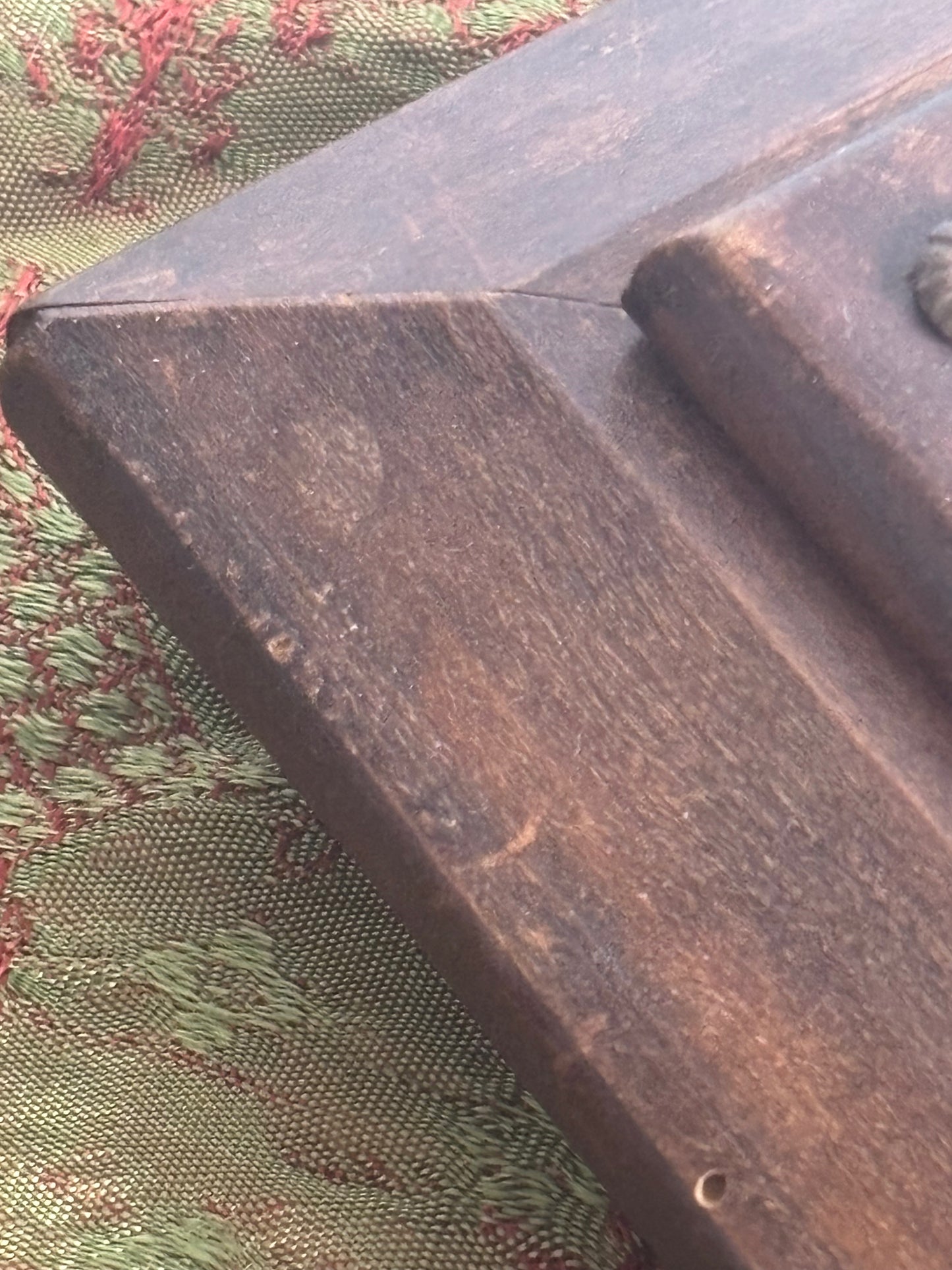 Sottopentola in Legno Intagliato con Carillon – Souvenir Raffigurante Lourdes