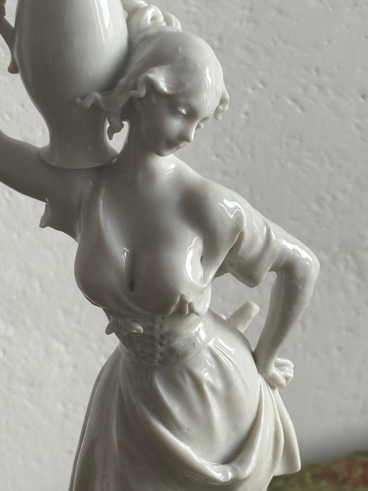 Statuetta Ginori in Porcellana Bianca con Marchio