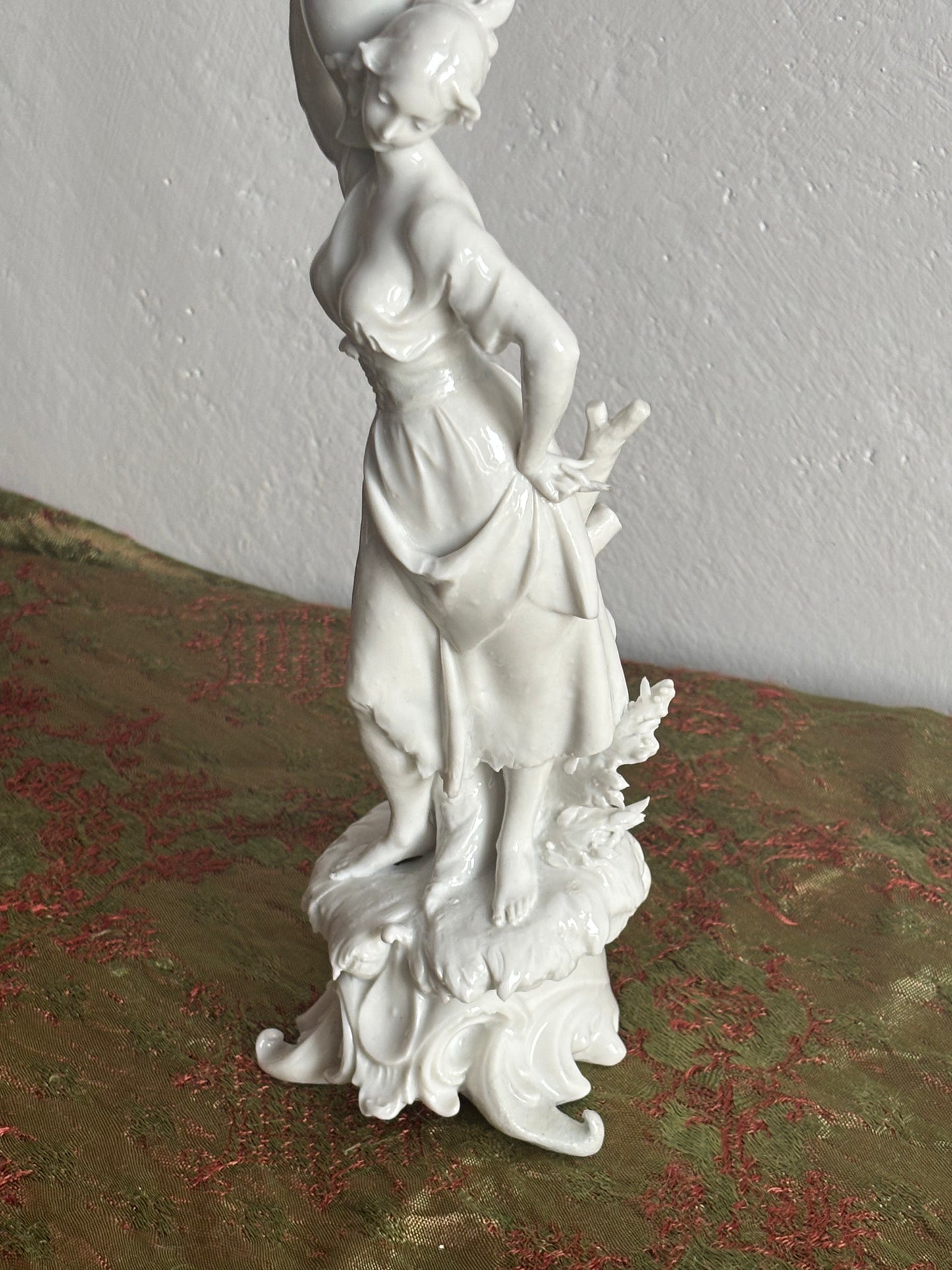 Statuetta Ginori in Porcellana Bianca con Marchio