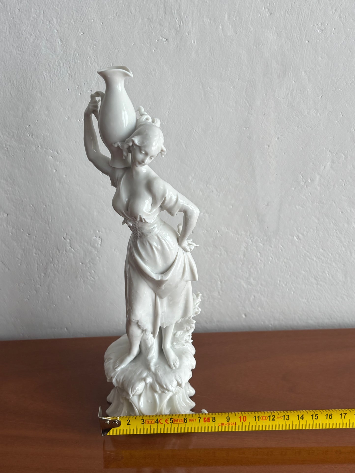 Statuetta Ginori in Porcellana Bianca con Marchio