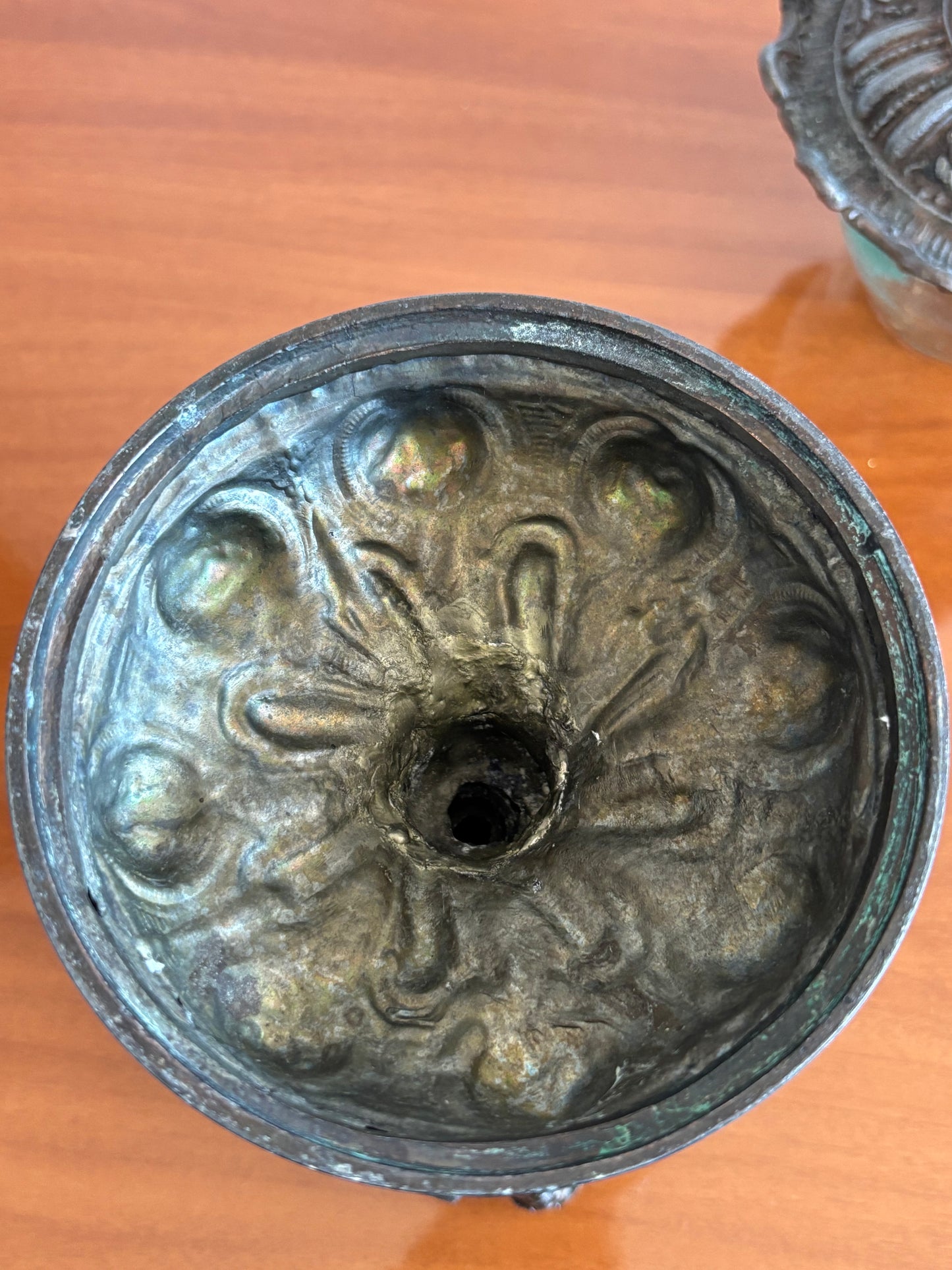 Lampada ad olio vintage in metallo – Fascino retrò e atmosfera calda