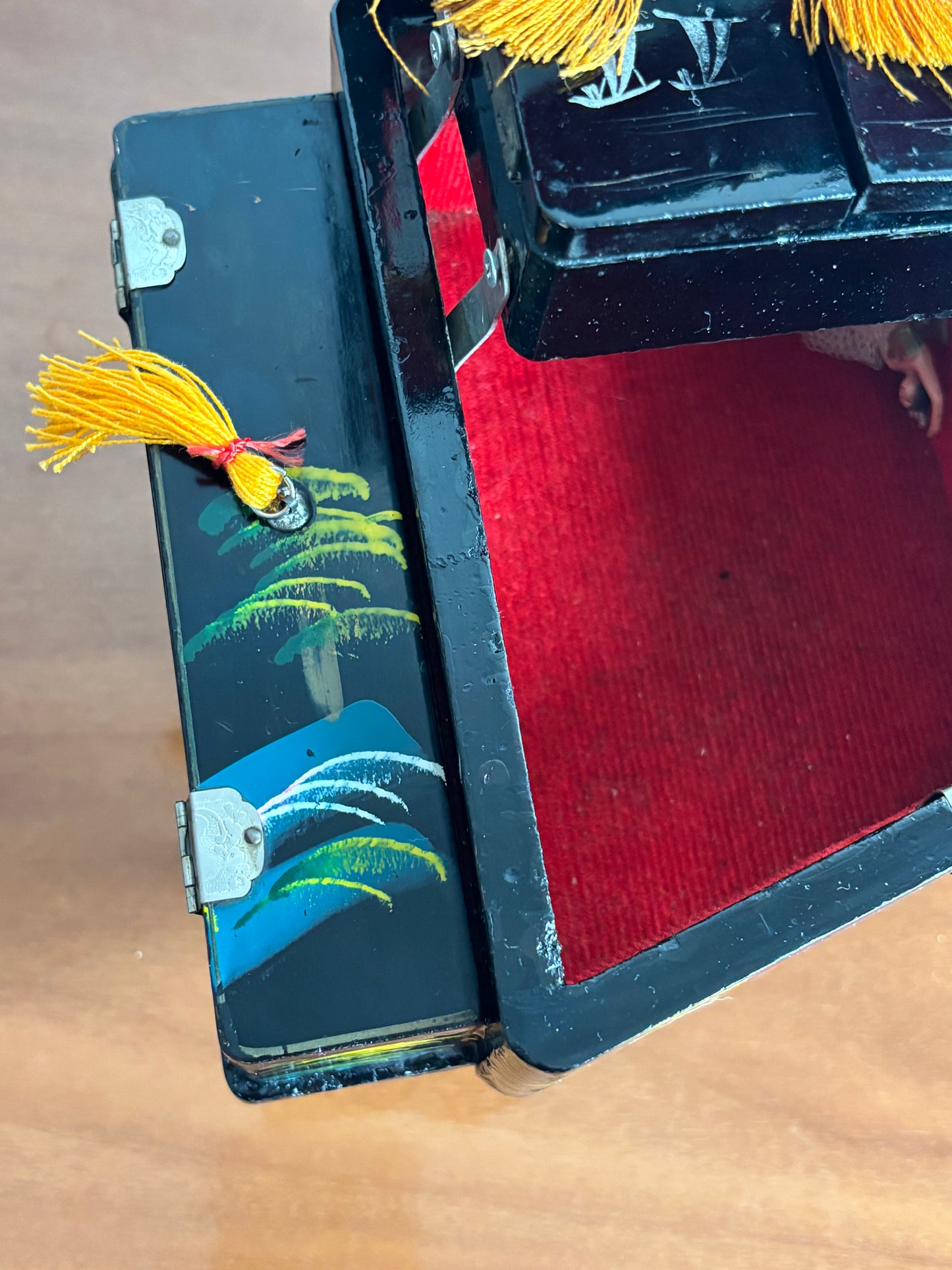 Carillon vintage a forma di pianoforte con ballerina magnetica, funzionante con chiave