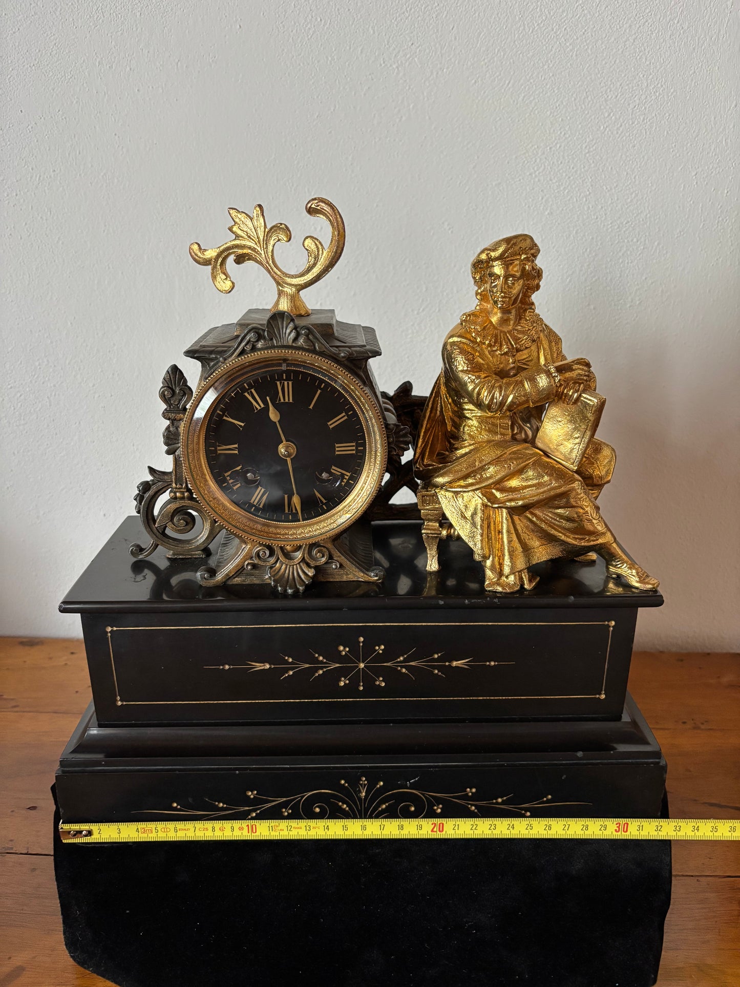 Orologio in marmo nero