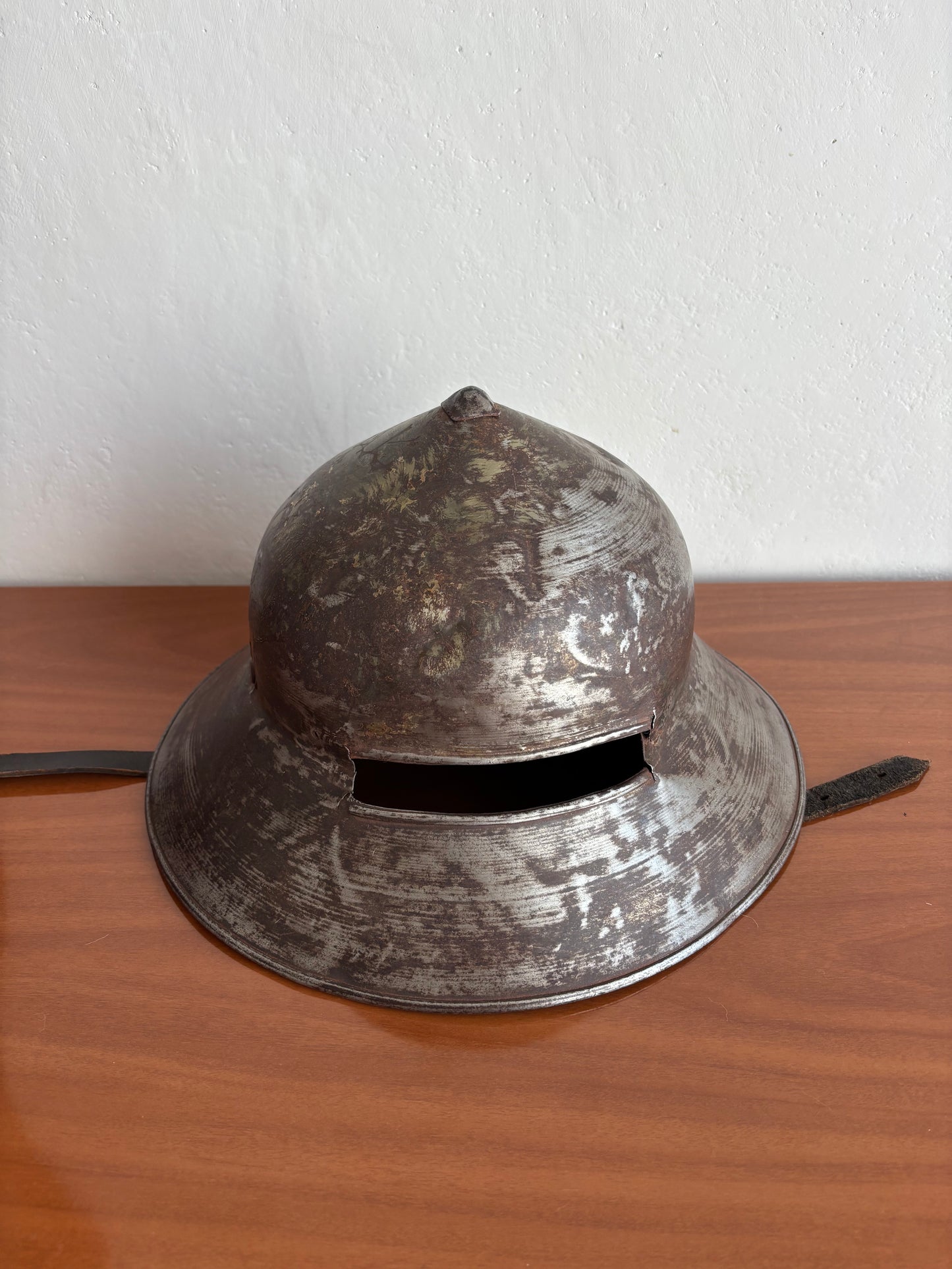 Elmo medievale in metallo – riproduzione vintage