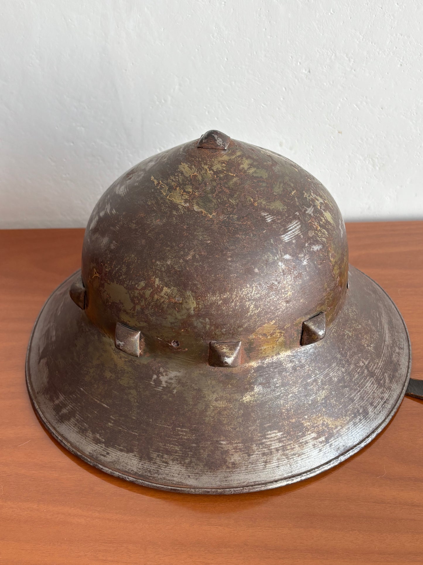 Elmo medievale in metallo – riproduzione vintage