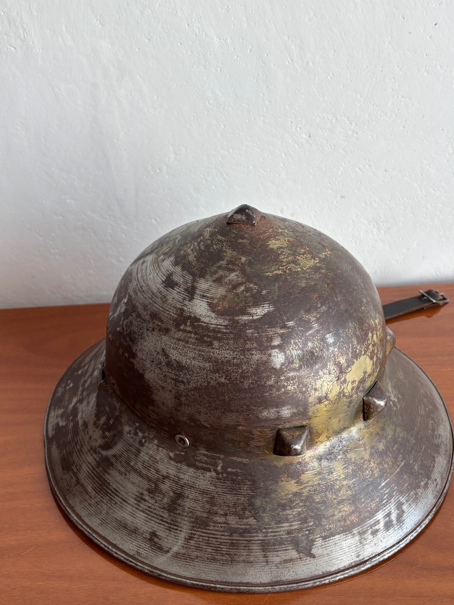 Elmo medievale in metallo – riproduzione vintage