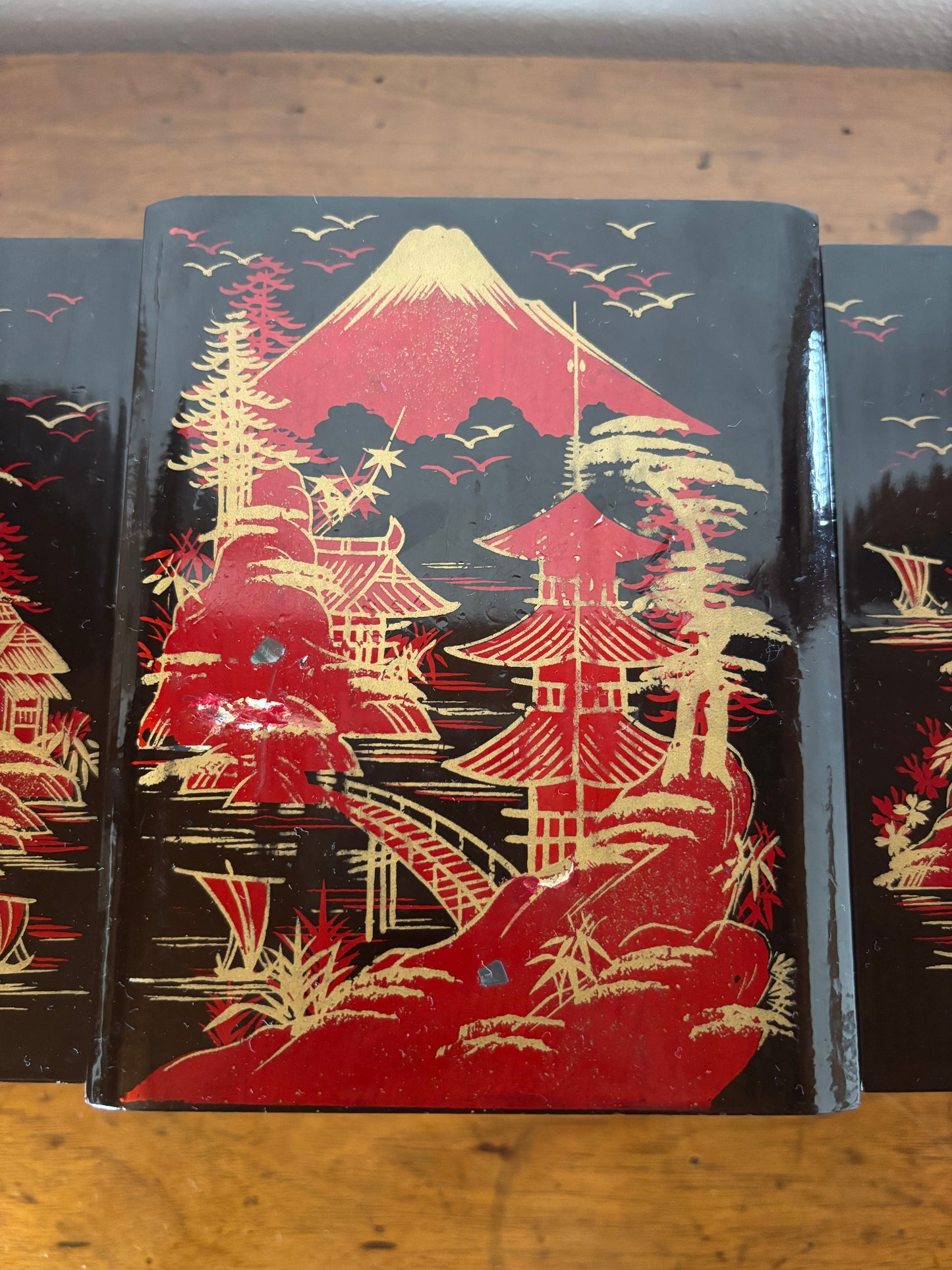 Portagioie giapponese vintage con carillon funzionante – laccatura nera e interni in velluto rosso