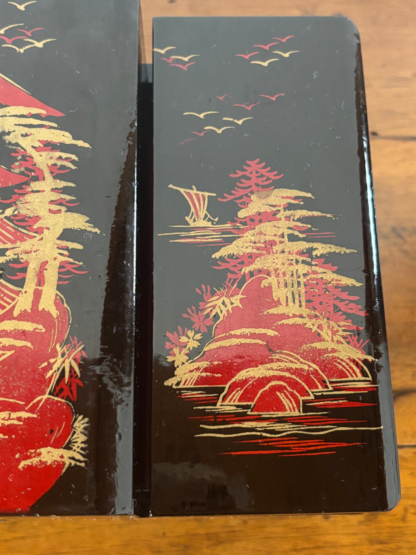 Portagioie giapponese vintage con carillon funzionante – laccatura nera e interni in velluto rosso