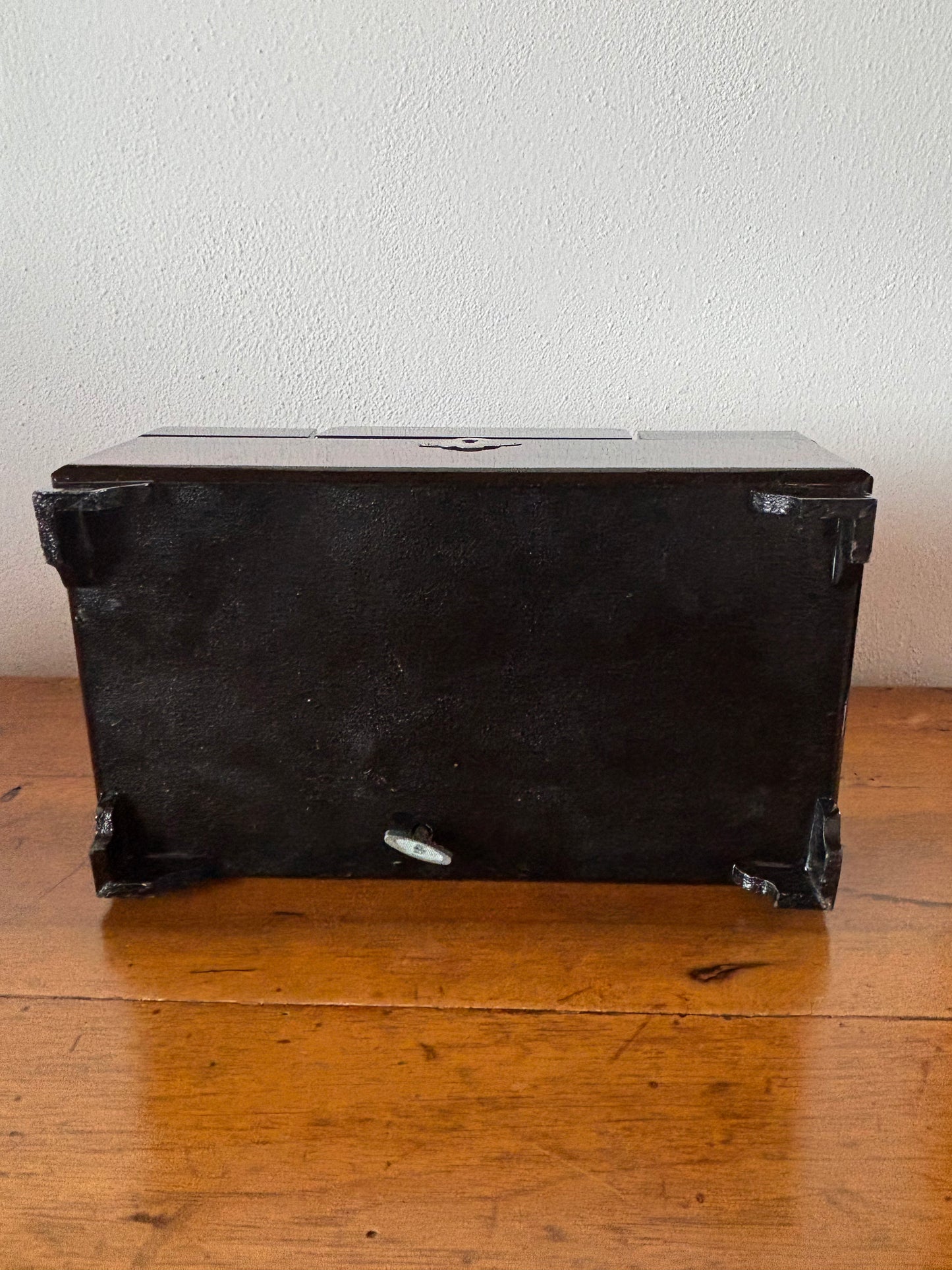 Portagioie giapponese vintage con carillon funzionante – laccatura nera e interni in velluto rosso