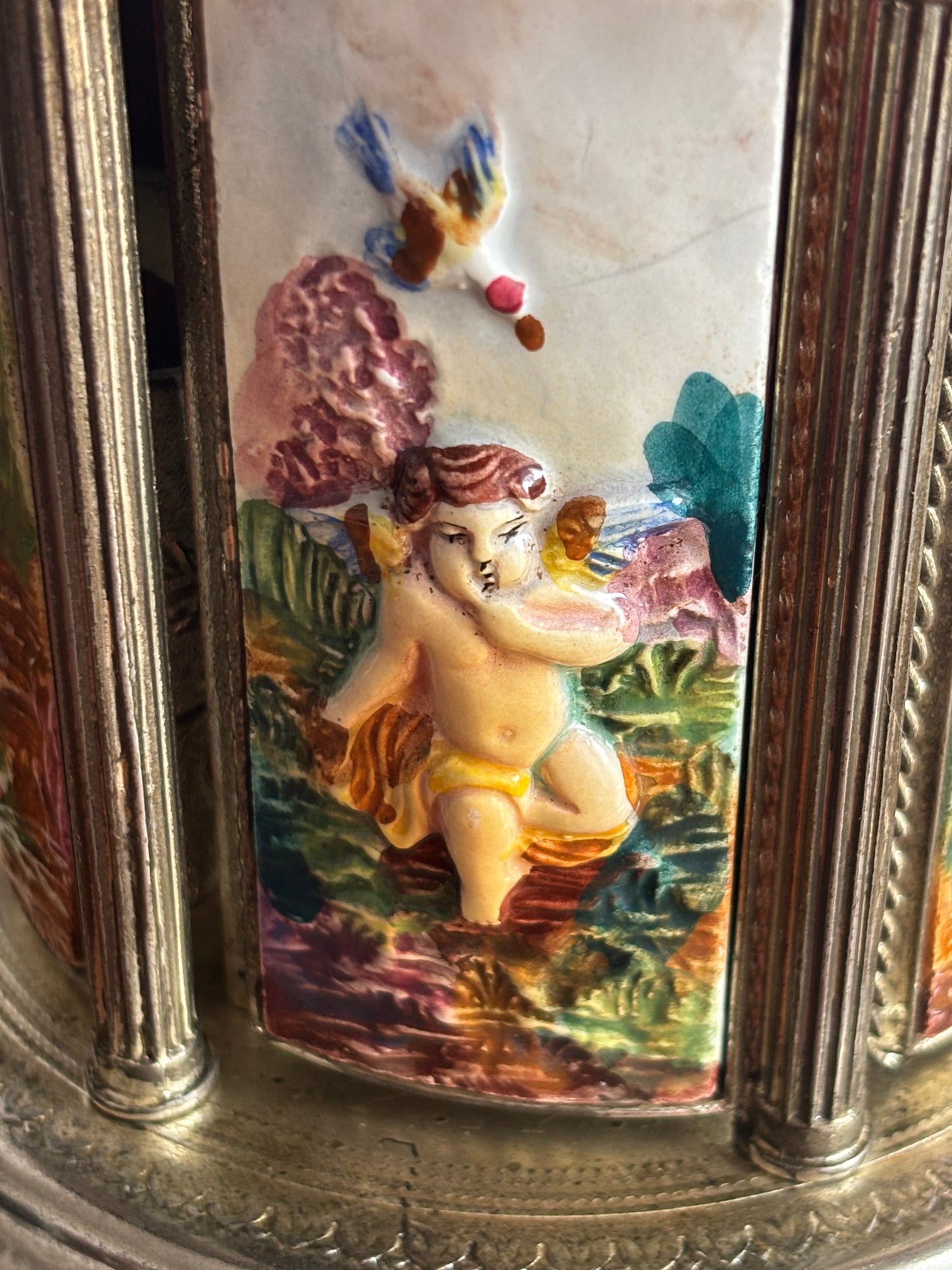 Portasigarette in ceramica stile Capodimonte con carillon funzionante