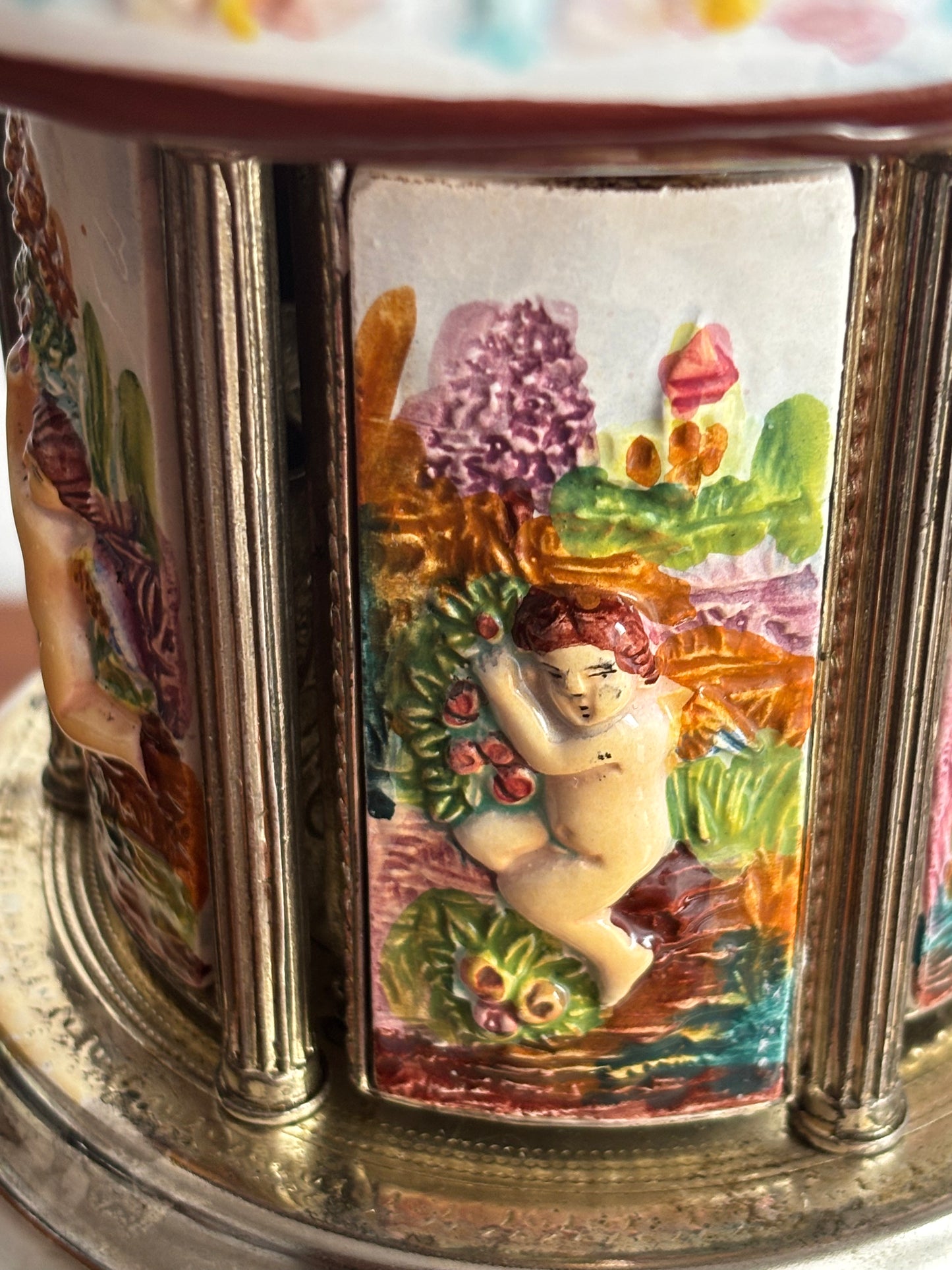 Portasigarette in ceramica stile Capodimonte con carillon funzionante