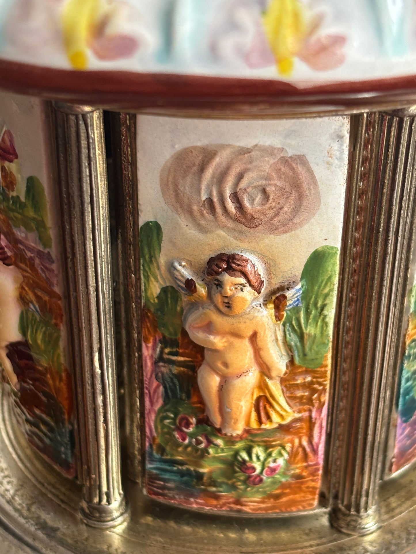 Portasigarette in ceramica stile Capodimonte con carillon funzionante