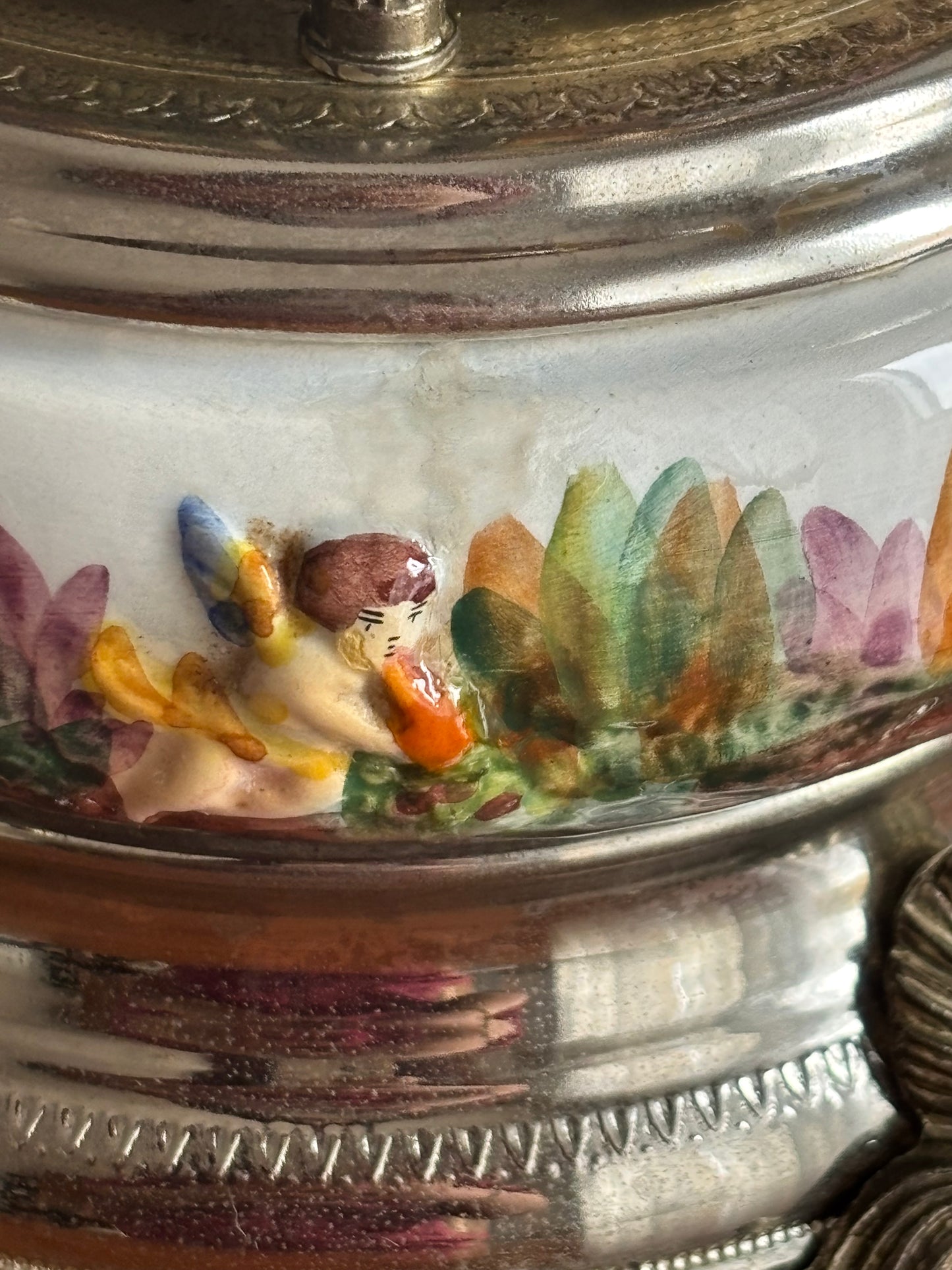 Portasigarette in ceramica stile Capodimonte con carillon funzionante