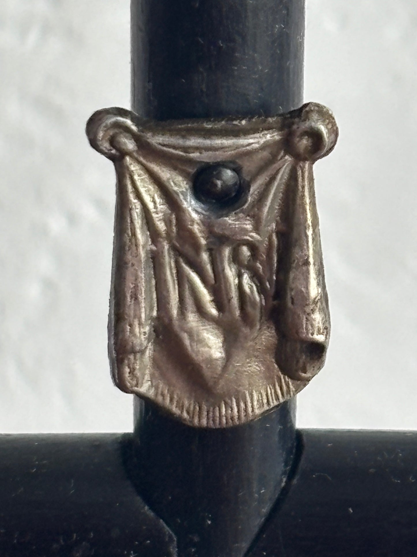Crocefisso in legno con Cristo in metallo