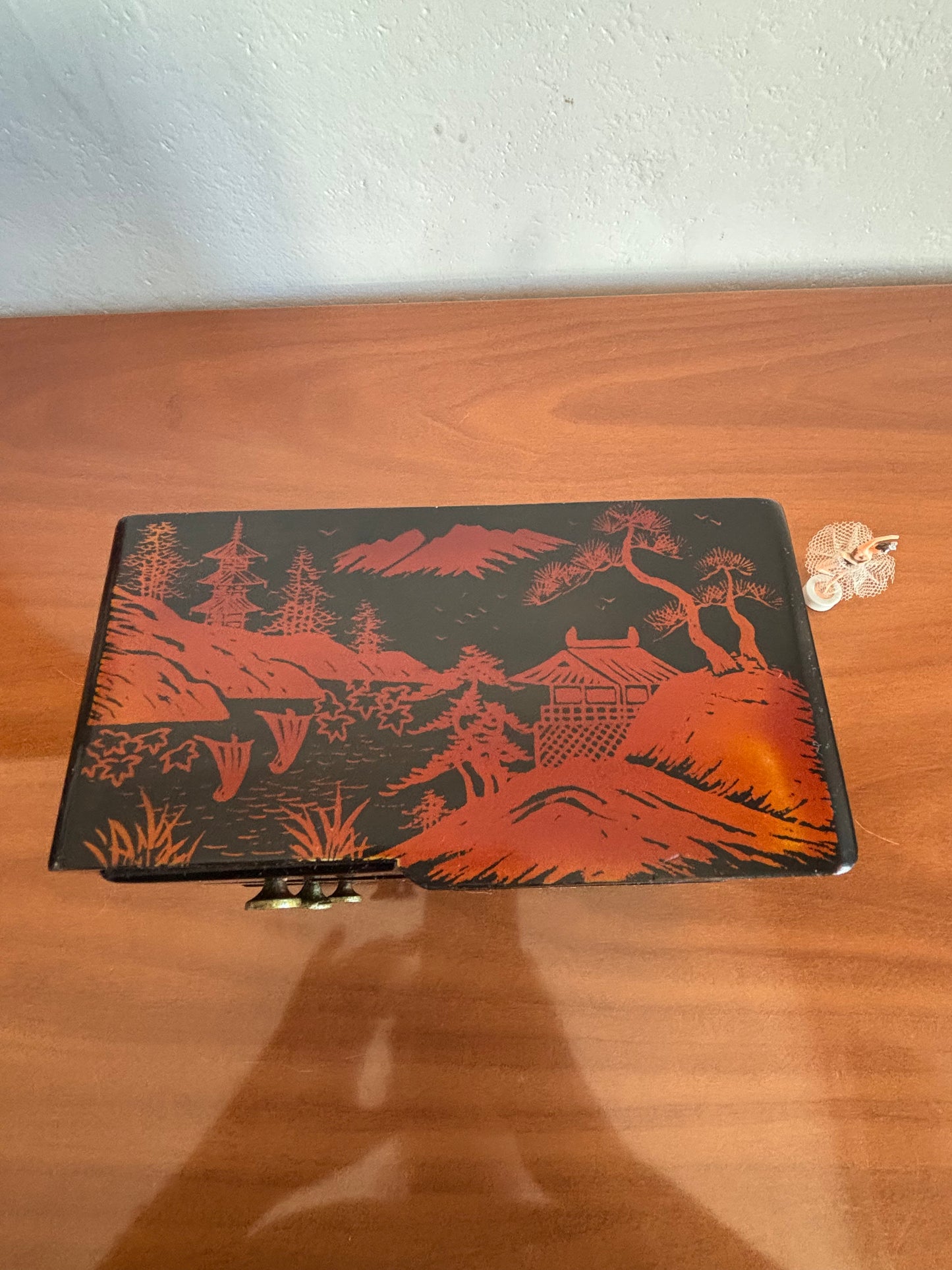 Portagioie giapponese con manici circolari e ballerina magnetica