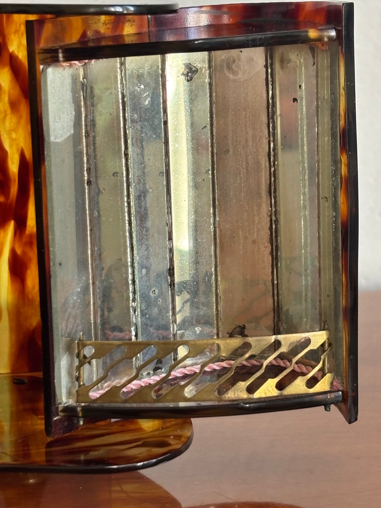 Portagioie vintage a forma di mobile bar con carillon