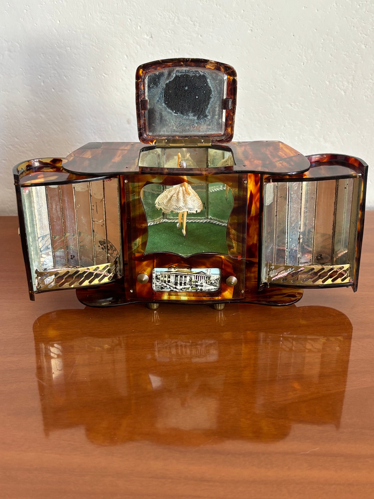 Portagioie vintage a forma di mobile bar con carillon