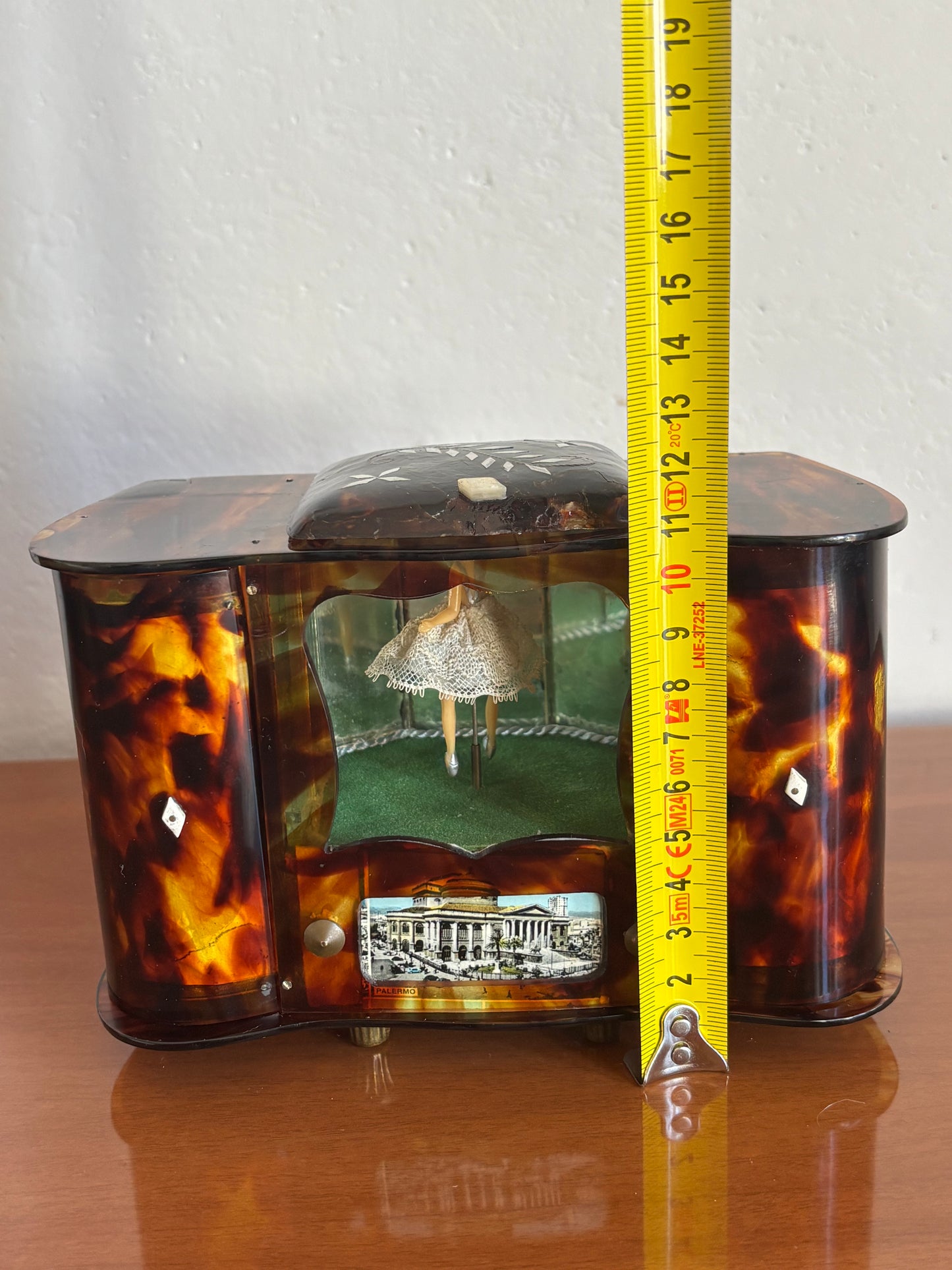 Portagioie vintage a forma di mobile bar con carillon