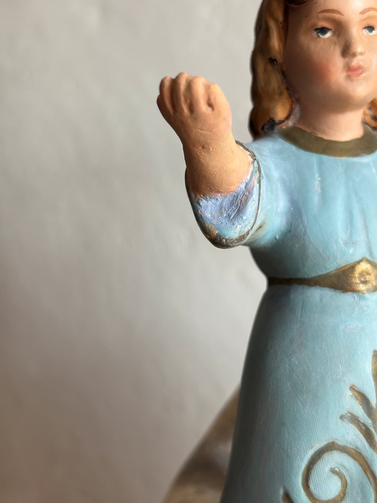 Statua di Sant’Antonio con Gesù Bambino in gesso – Restaurata, con occhi in vetro e aureola rimovibile