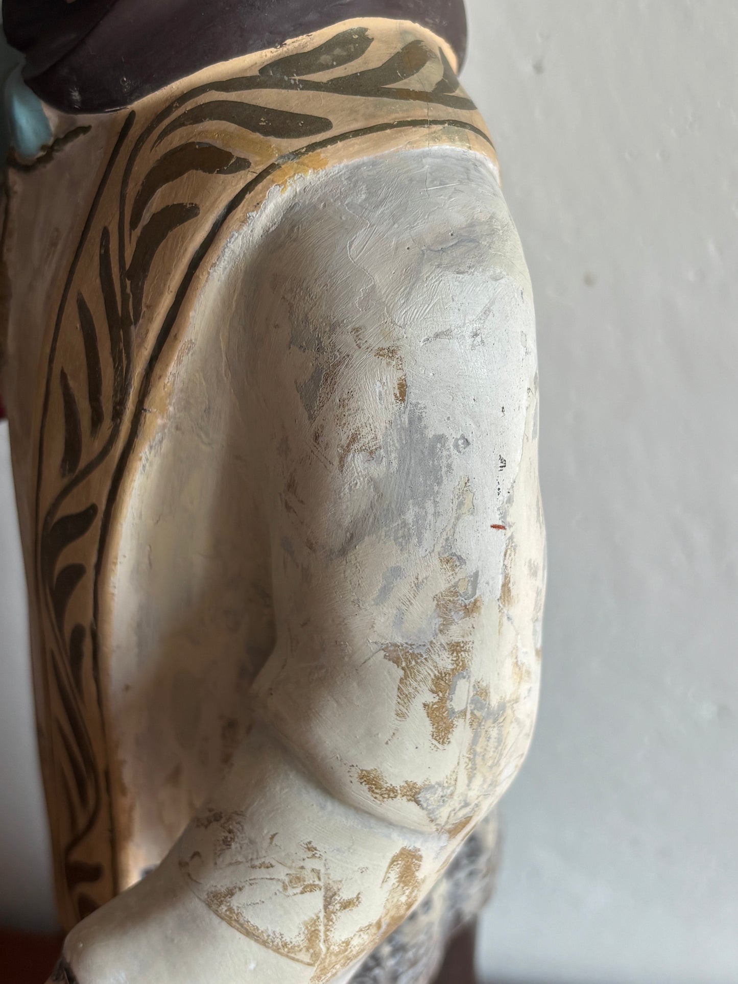 Statua di Sant’Antonio con Gesù Bambino in gesso – Restaurata, con occhi in vetro e aureola rimovibile