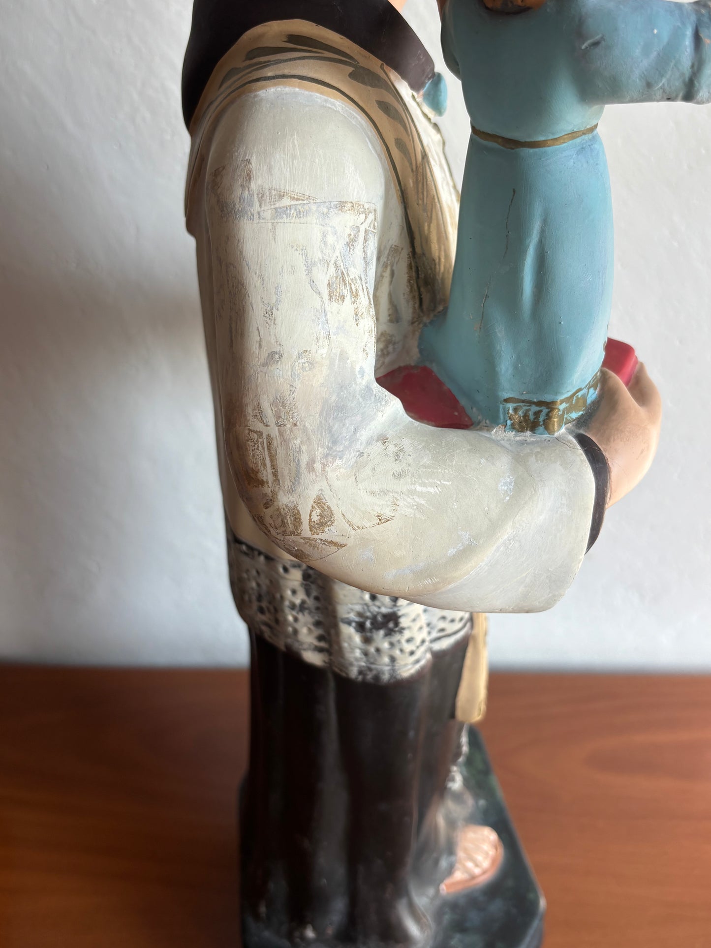 Statua di Sant’Antonio con Gesù Bambino in gesso – Restaurata, con occhi in vetro e aureola rimovibile