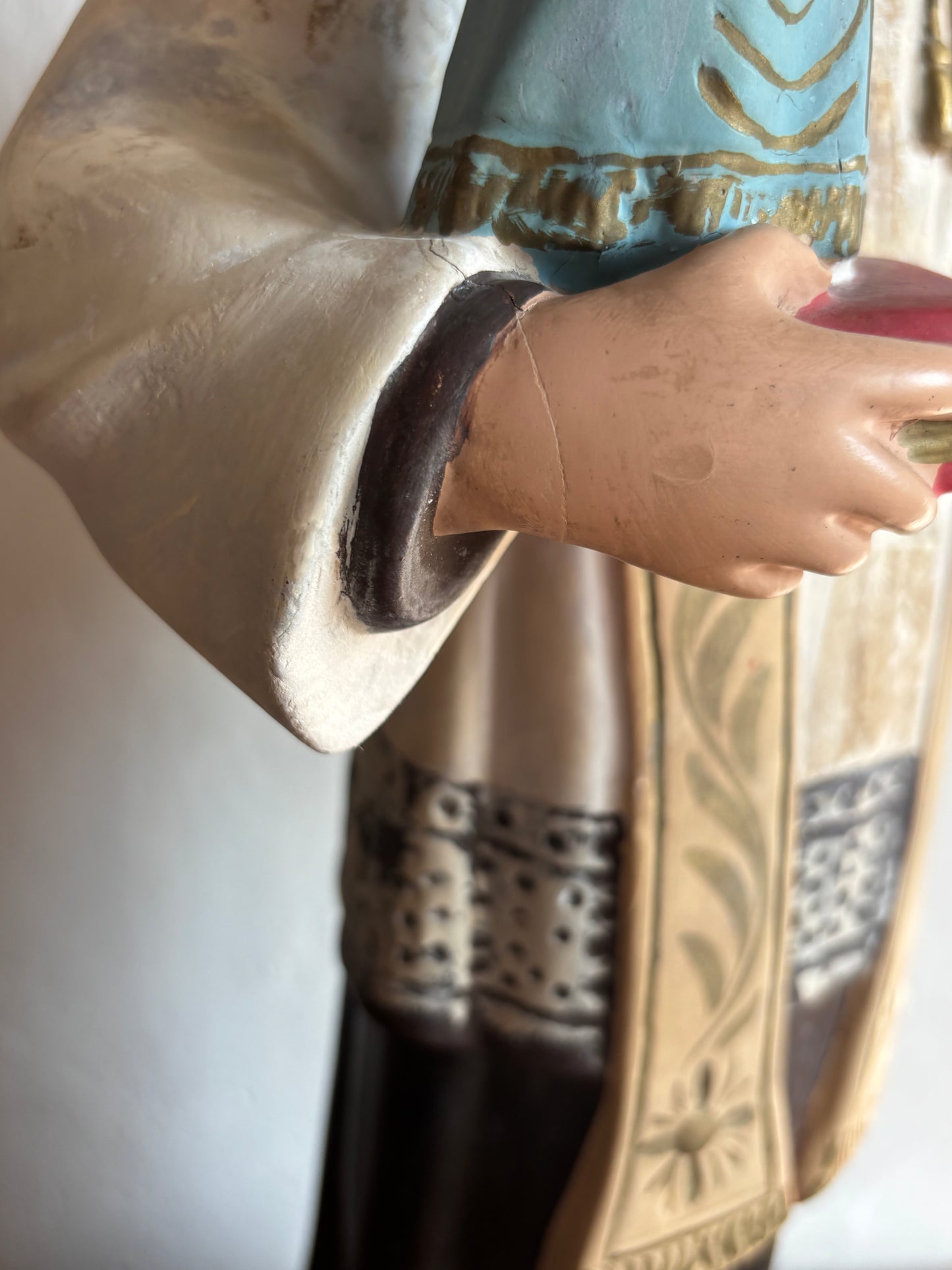Statua di Sant’Antonio con Gesù Bambino in gesso – Restaurata, con occhi in vetro e aureola rimovibile