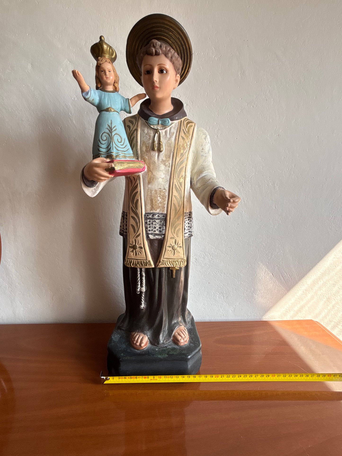 Statua di Sant’Antonio con Gesù Bambino in gesso – Restaurata, con occhi in vetro e aureola rimovibile