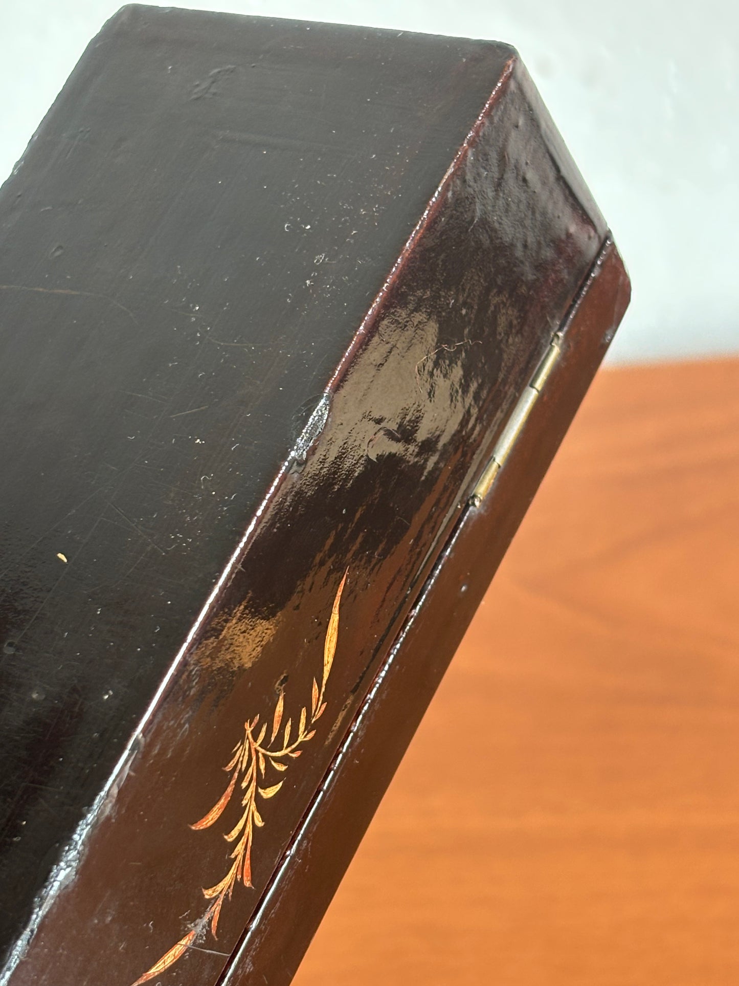 Ventaglio cinese dipinto a mano con scatola laccata originale