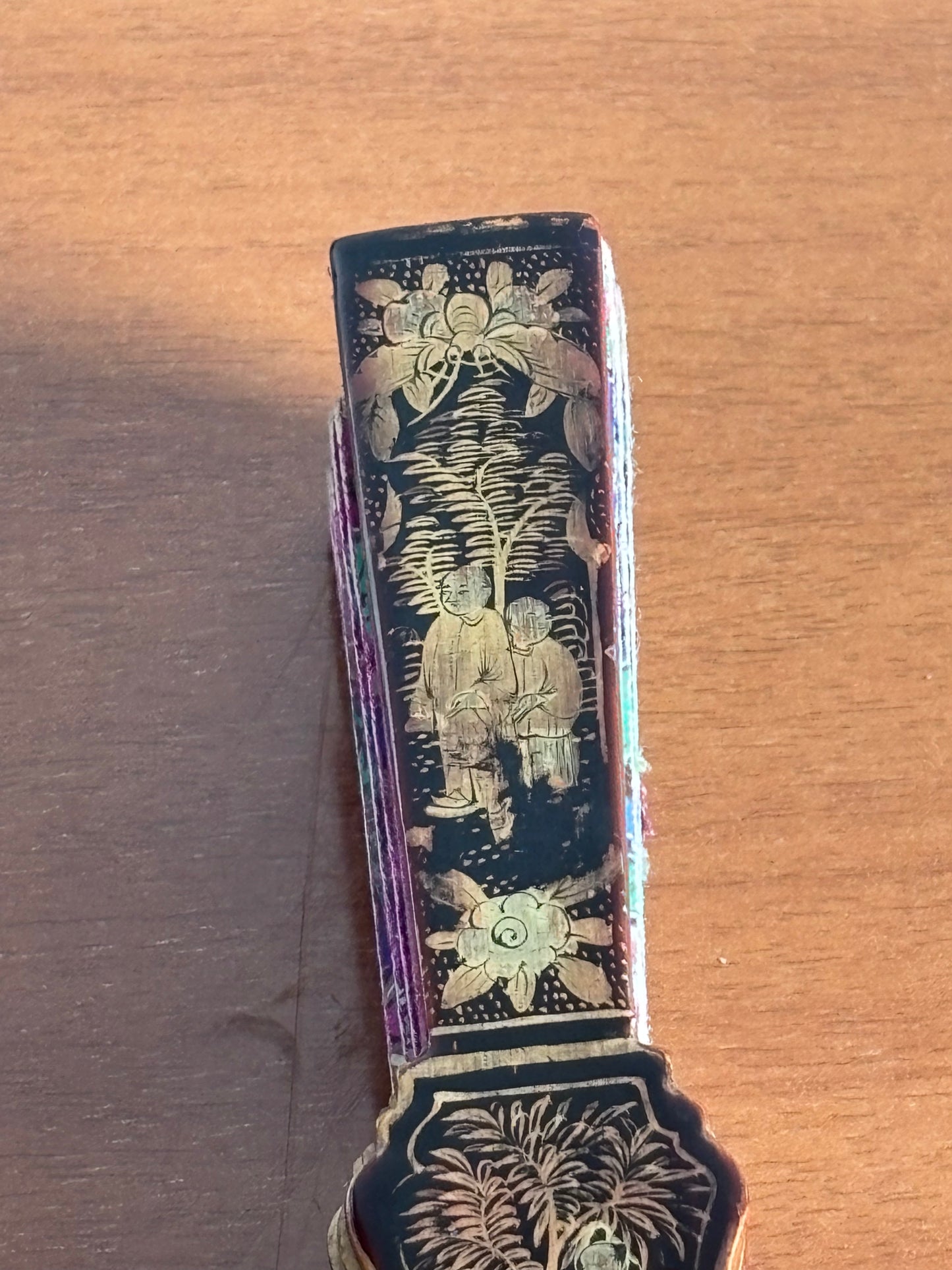 Ventaglio cinese dipinto a mano con scatola laccata originale