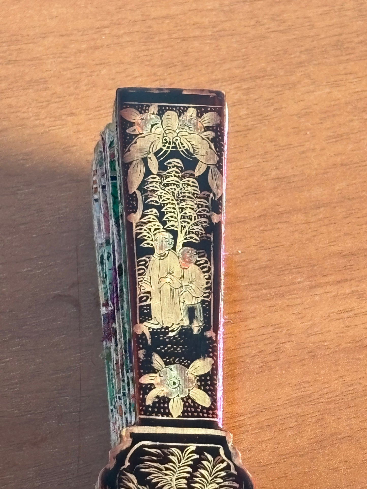 Ventaglio cinese dipinto a mano con scatola laccata originale