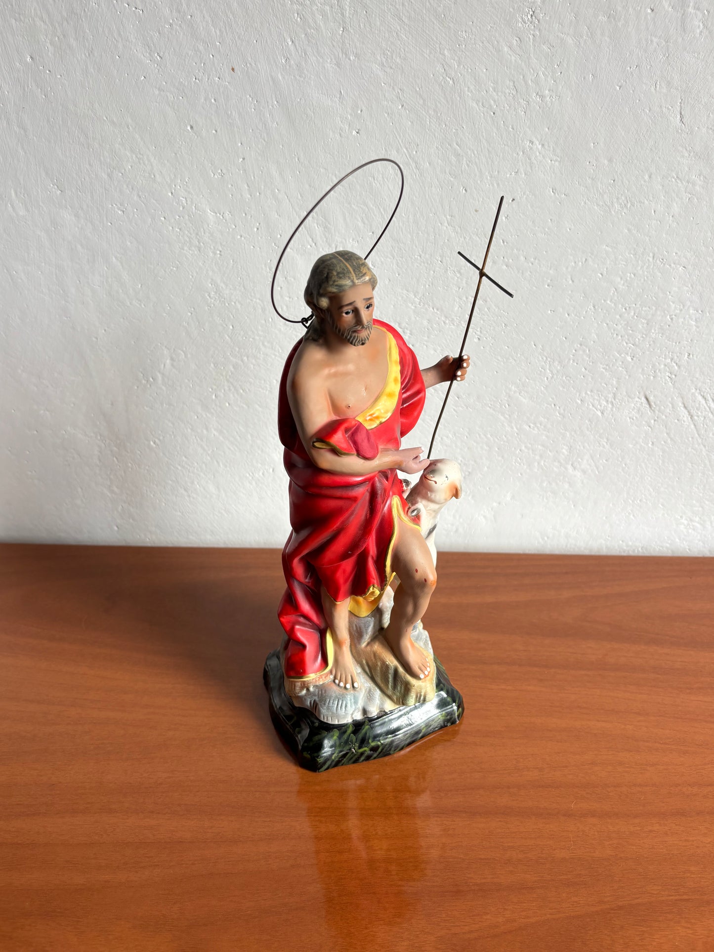 Statua in terracotta di San Giovanni Battista con occhi di vetro