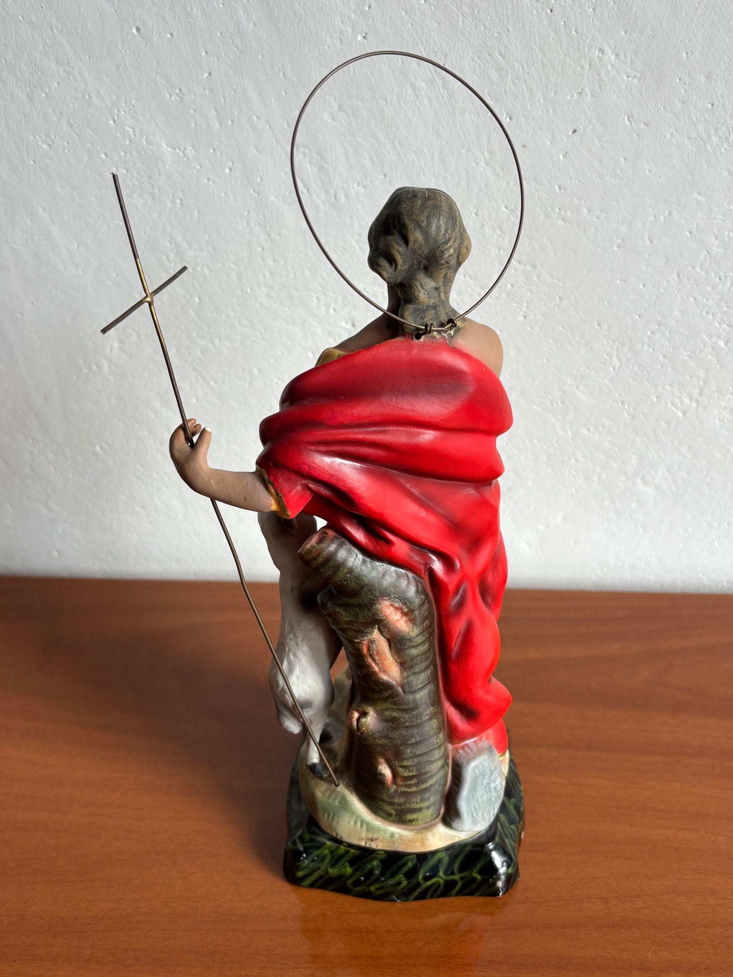 Statua in terracotta di San Giovanni Battista con occhi di vetro