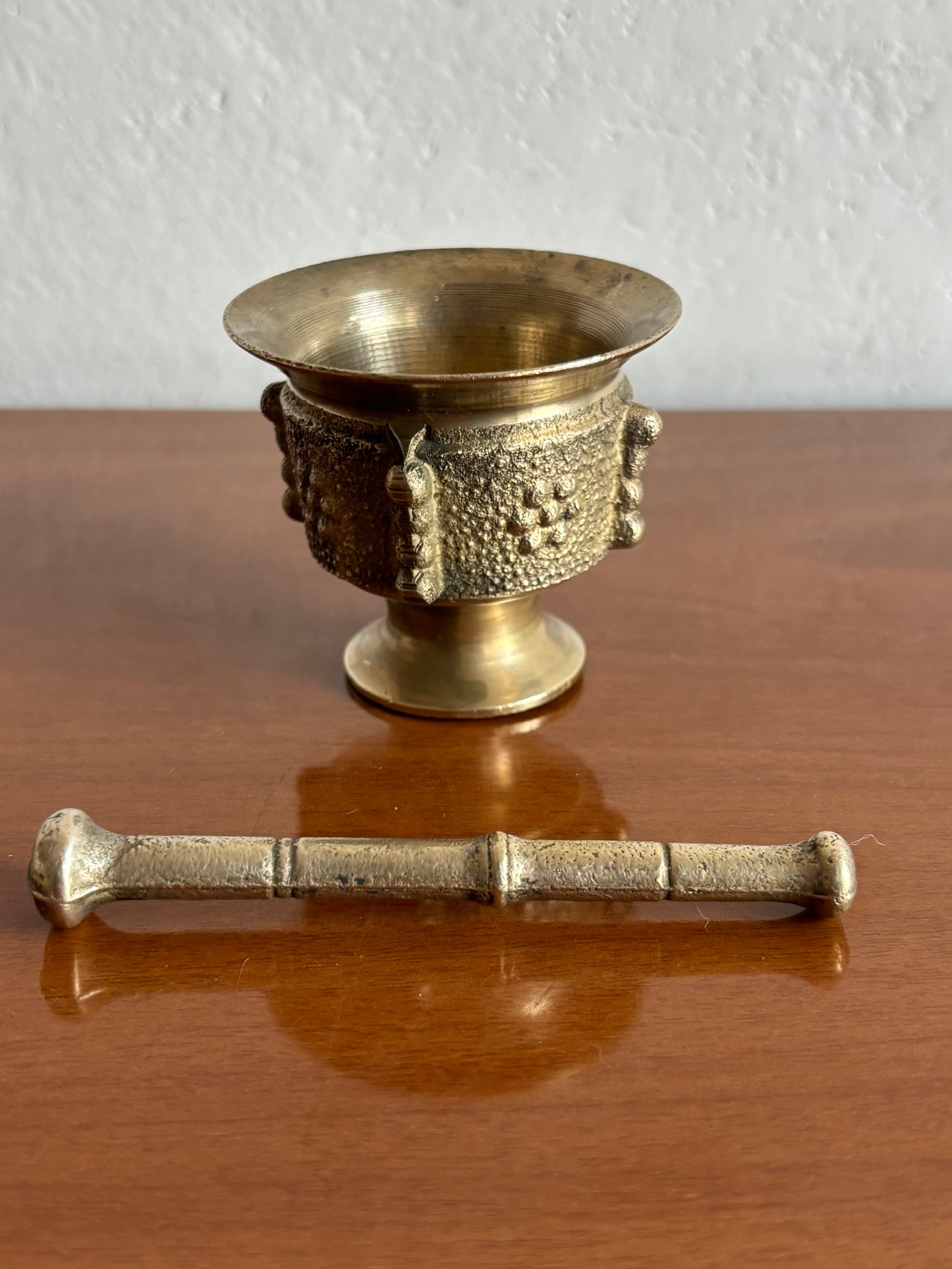 Kleiner vintage‑Apothekenmörser aus Metall