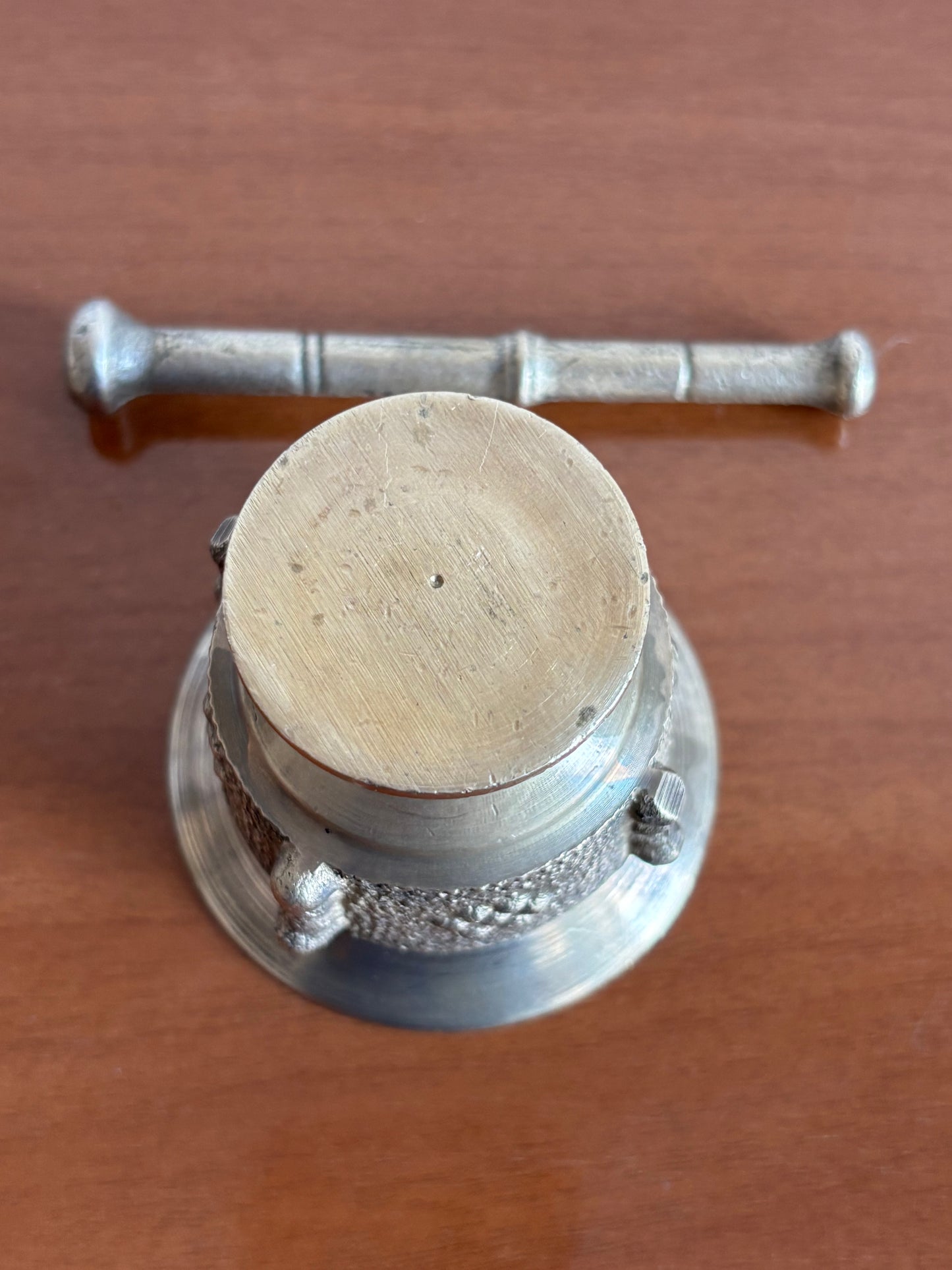 Kleiner vintage‑Apothekenmörser aus Metall