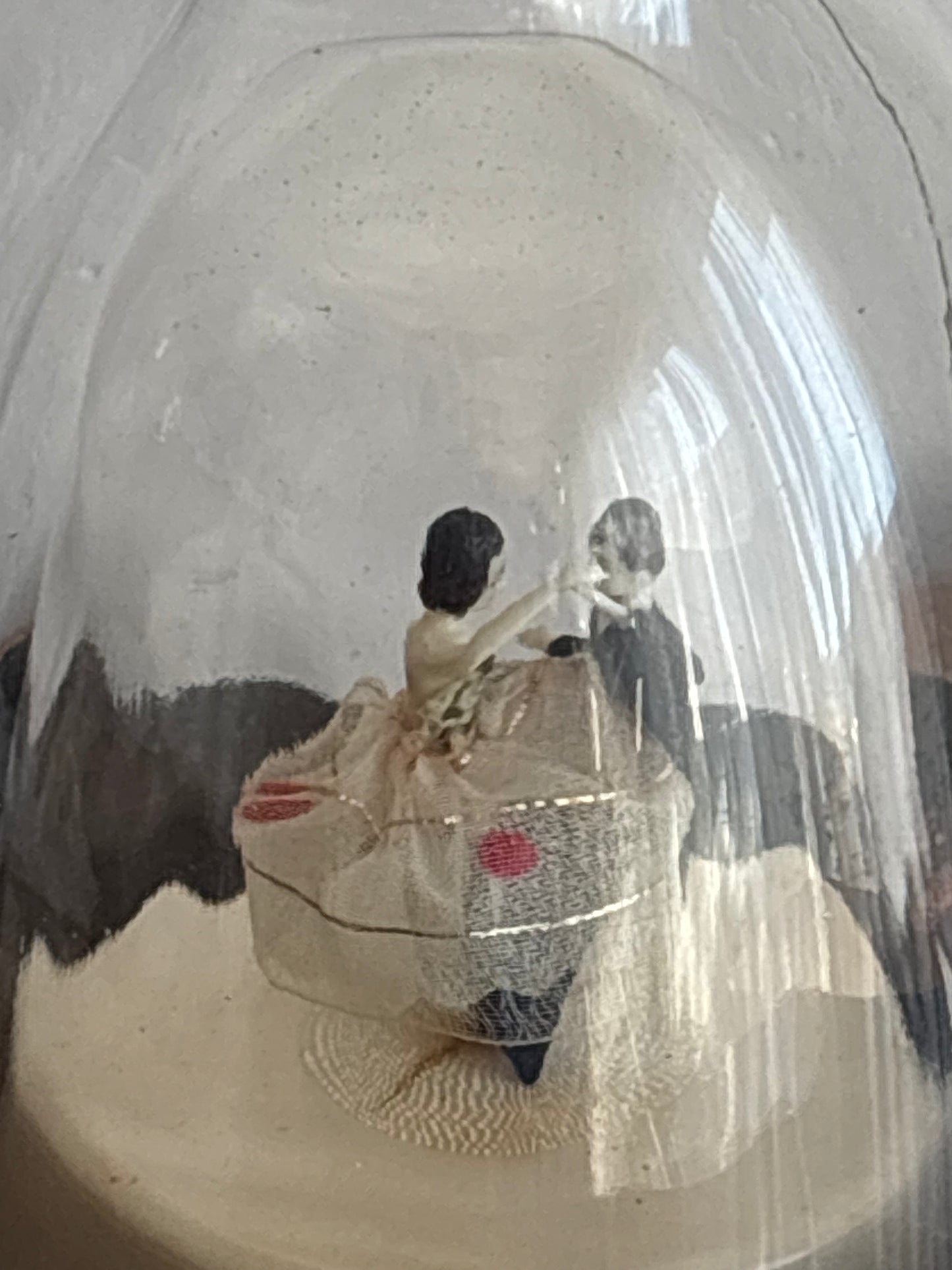 Musikflasche mit Tänzern