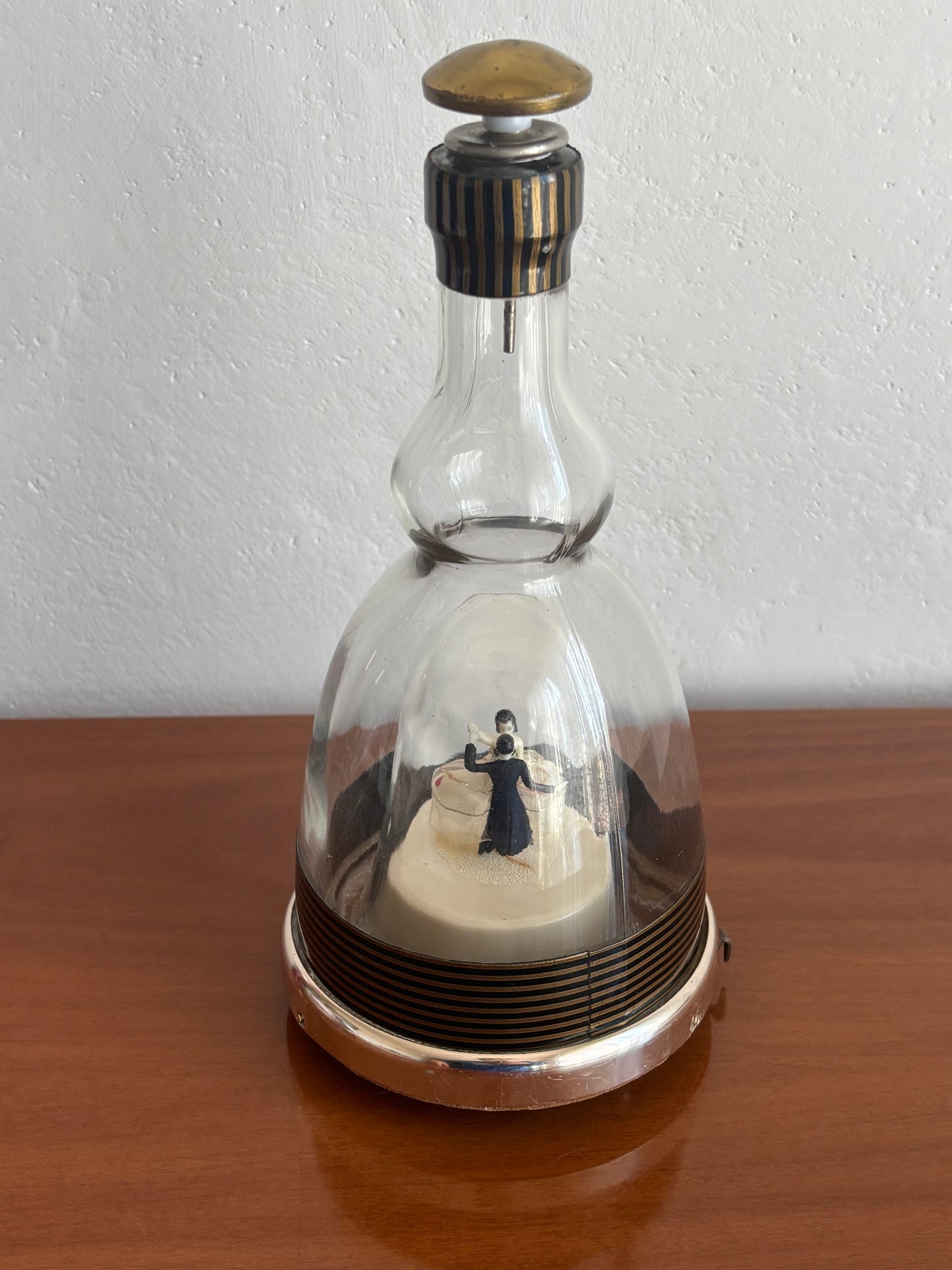 Musikflasche mit Tänzern