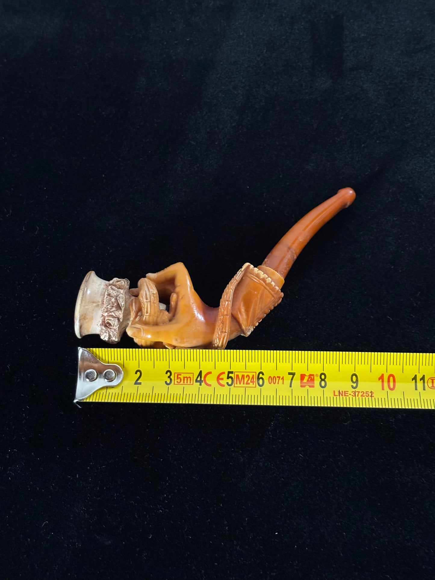 Pipa Artigianale in Schiuma di Mare – Scultura a Forma di Mano